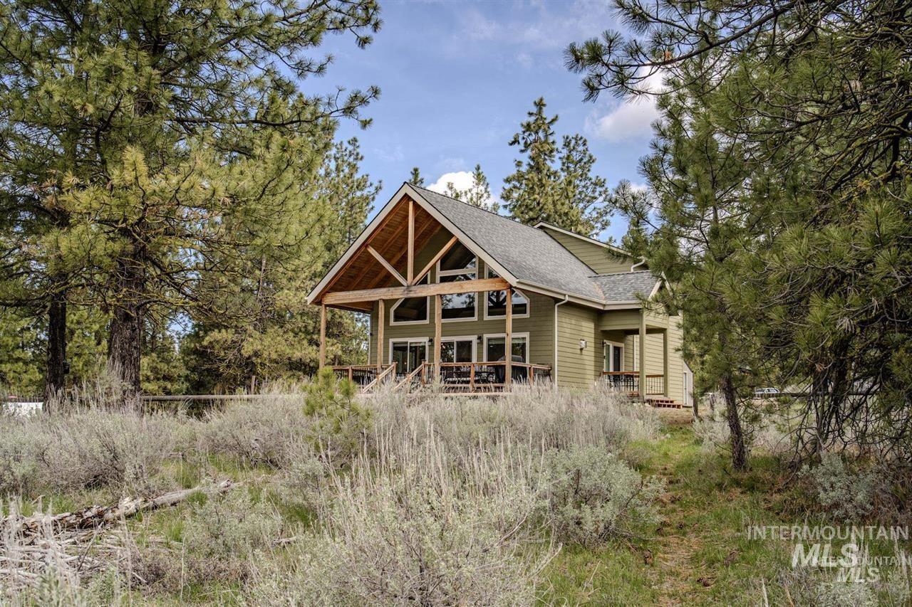 21 Melonie Loop, Cascade, Idaho 83611, 3 Bedrooms, 2 Bathrooms, Residential For Sale, Price $714,000, 98984499
