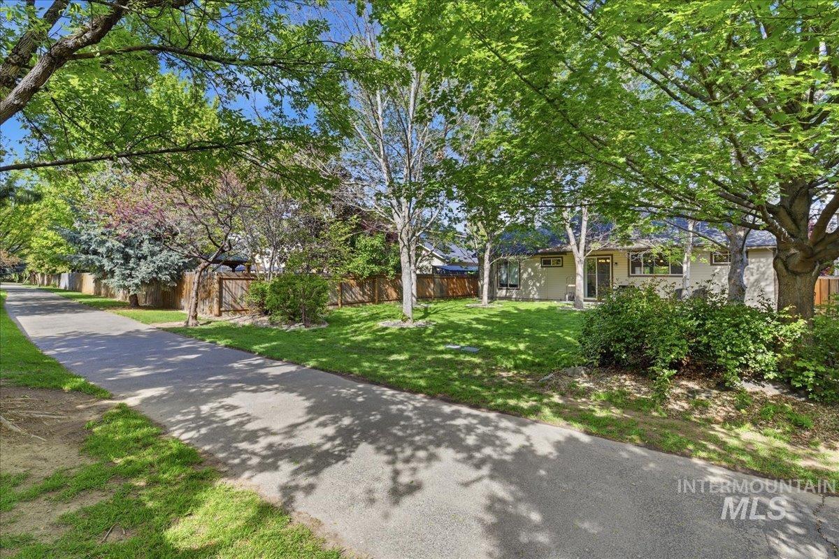 2965 N Centrepoint Way, Meridian, Idaho 83646, 3 Bedrooms, 2 Bathrooms, Residential For Sale, Price $465,000, 98984500