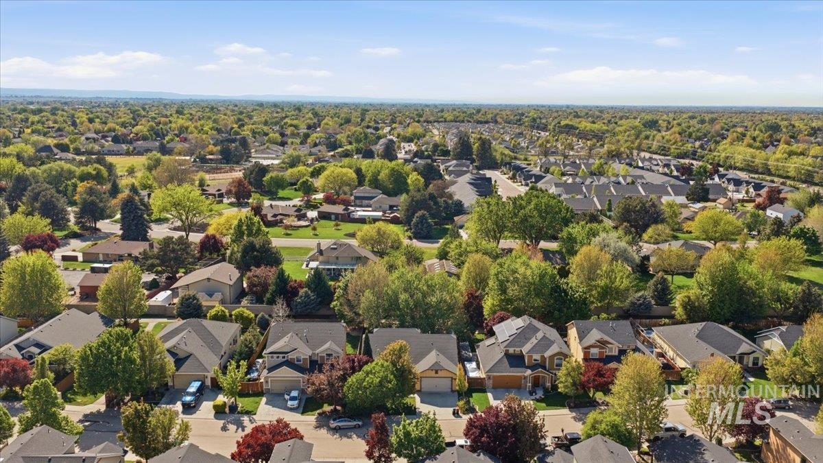 2965 N Centrepoint Way, Meridian, Idaho 83646, 3 Bedrooms, 2 Bathrooms, Residential For Sale, Price $465,000, 98984500