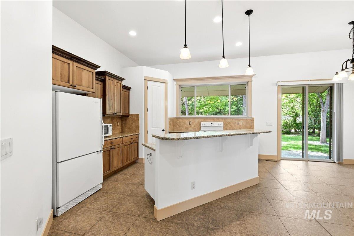 2965 N Centrepoint Way, Meridian, Idaho 83646, 3 Bedrooms, 2 Bathrooms, Residential For Sale, Price $465,000, 98984500