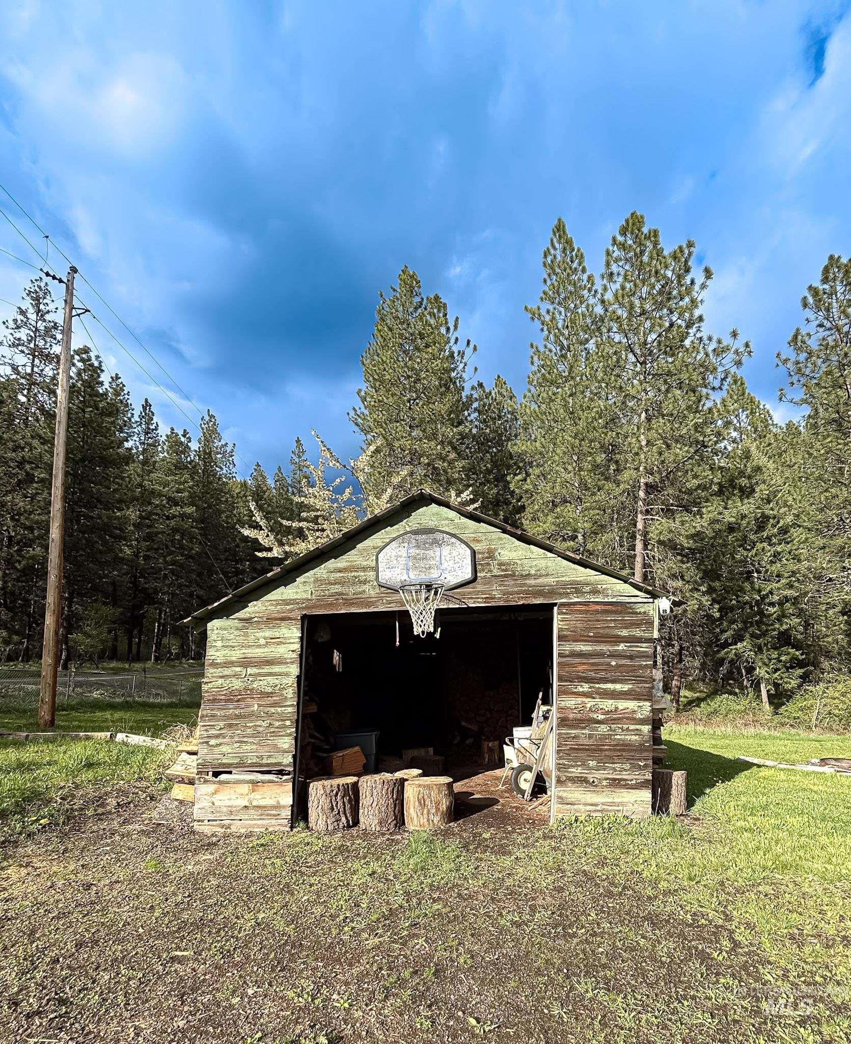 1650 Wells Bench Road, Orofino, Idaho 83544, 5 Bedrooms, 2 Bathrooms, Residential For Sale, Price $390,000, 98984502