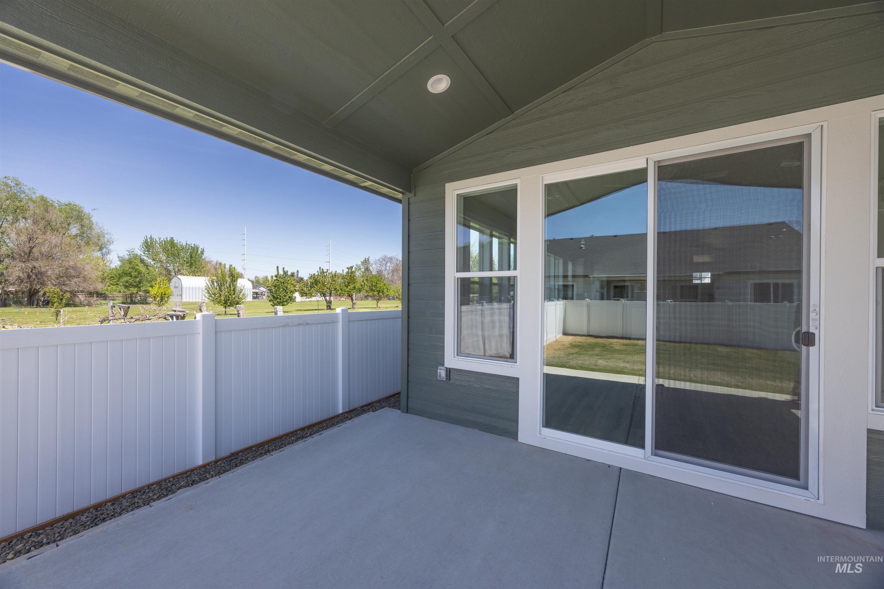 933 S Almond St, Nampa, Idaho 83686, 4 Bedrooms, 3 Bathrooms, Residential For Sale, Price $499,900, 98984503