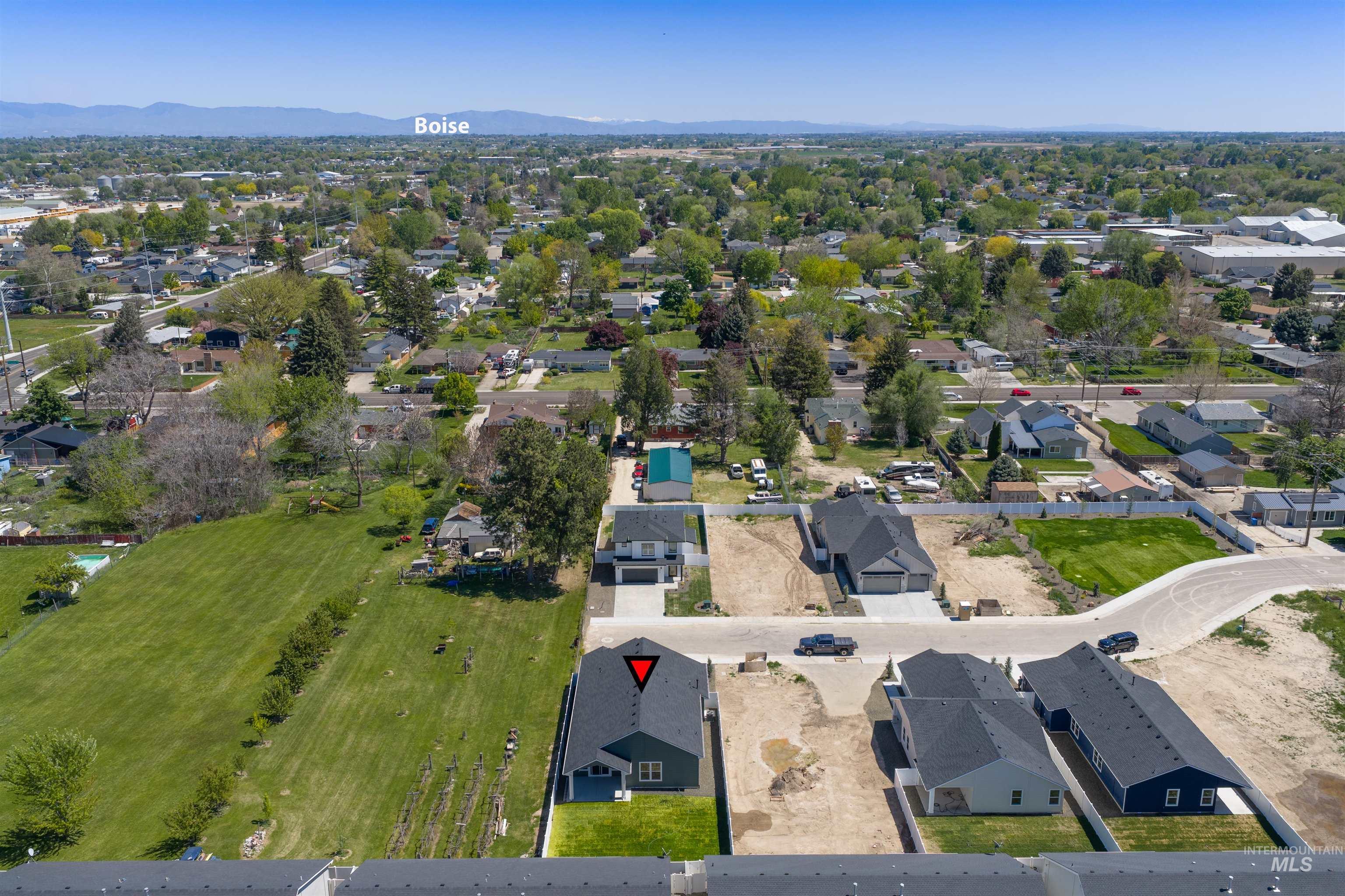 933 S Almond St, Nampa, Idaho 83686, 4 Bedrooms, 3 Bathrooms, Residential For Sale, Price $499,900, 98984503