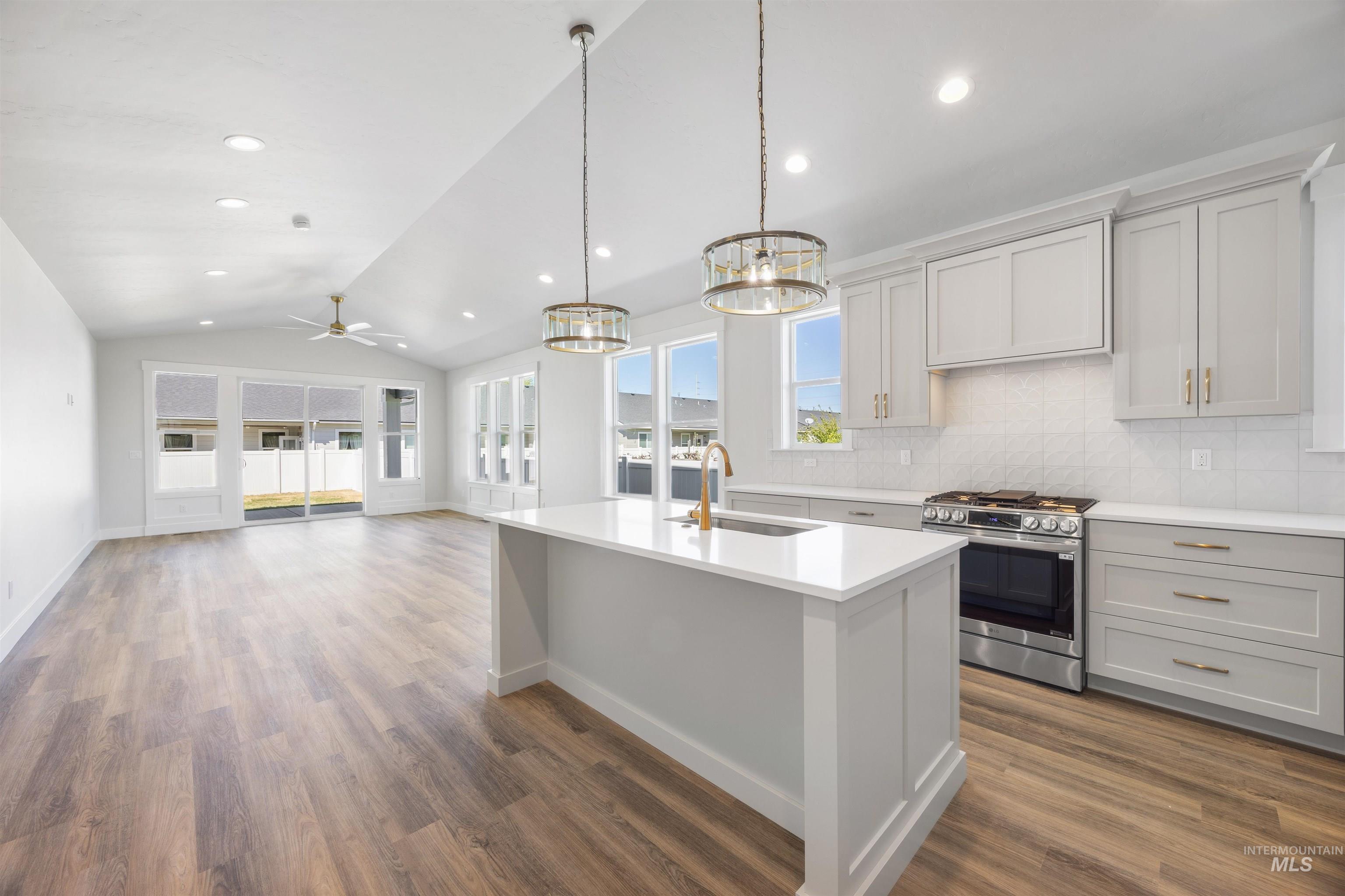 933 S Almond St, Nampa, Idaho 83686, 4 Bedrooms, 3 Bathrooms, Residential For Sale, Price $499,900, 98984503