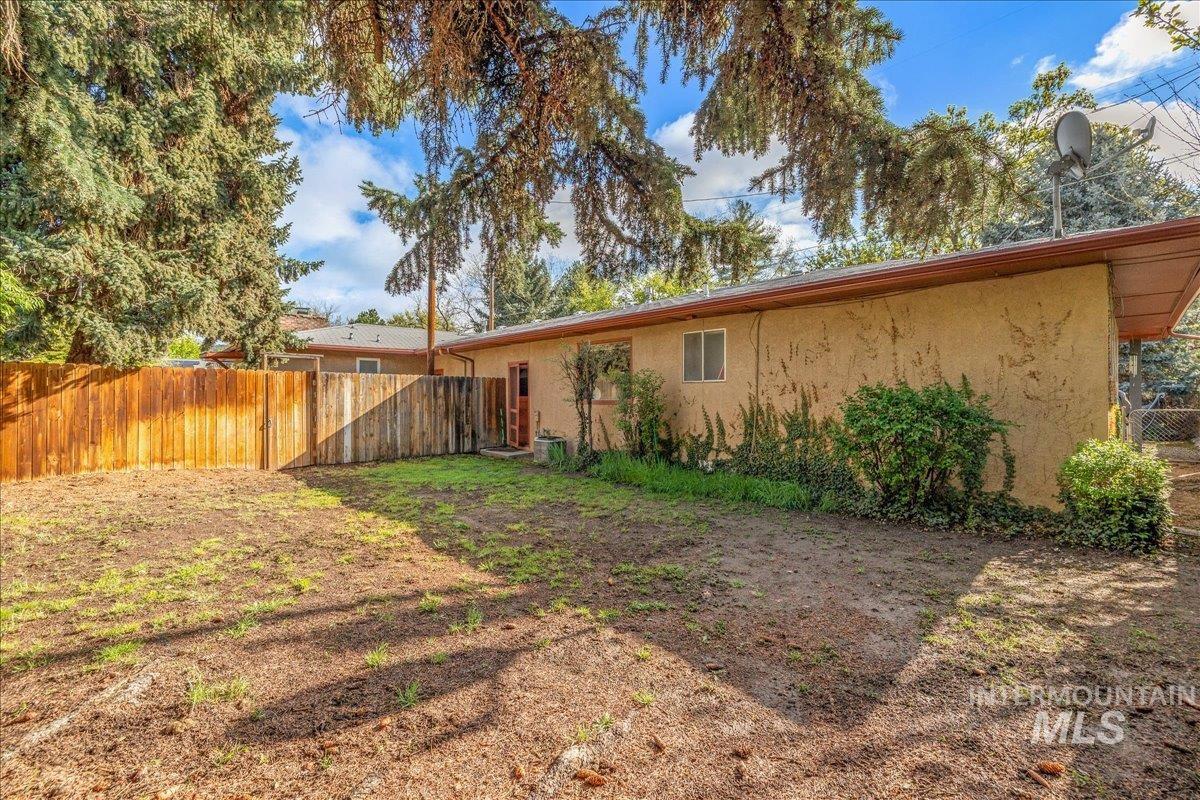 3009 N Tamarack Dr, Boise, Idaho 83703, 2 Bedrooms, 1 Bathroom, Residential Income For Sale, Price $1,200,000,MLS 98984508
