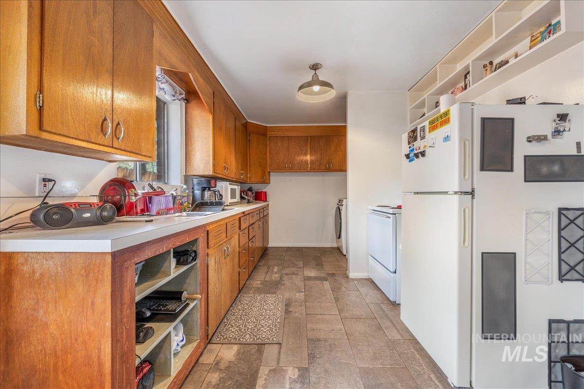3009 N Tamarack Dr, Boise, Idaho 83703, 2 Bedrooms, 1 Bathroom, Residential Income For Sale, Price $1,200,000,MLS 98984508