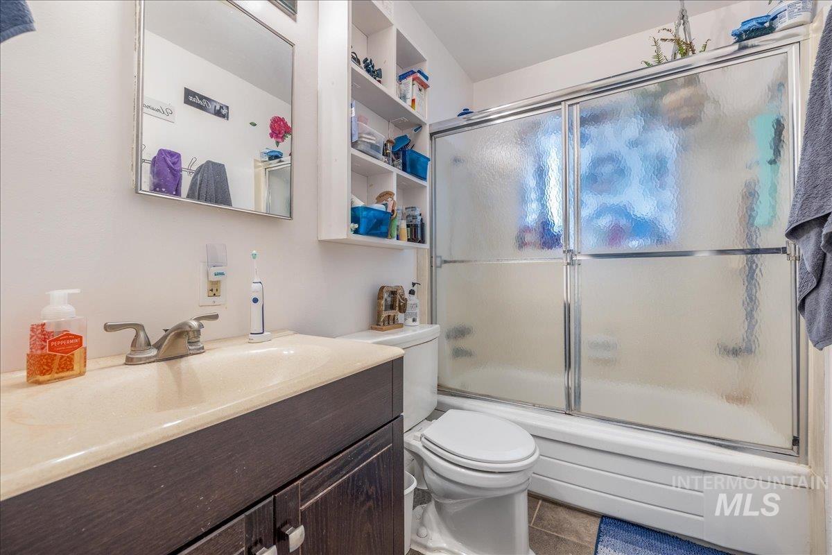 3009 N Tamarack Dr, Boise, Idaho 83703, 2 Bedrooms, 1 Bathroom, Residential Income For Sale, Price $1,200,000,MLS 98984508
