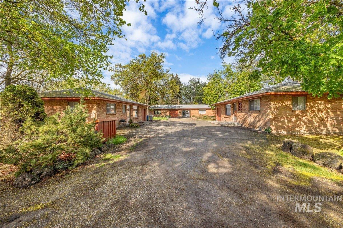 3009 N Tamarack Dr, Boise, Idaho 83703, 2 Bedrooms, 1 Bathroom, Residential Income For Sale, Price $1,200,000,MLS 98984508