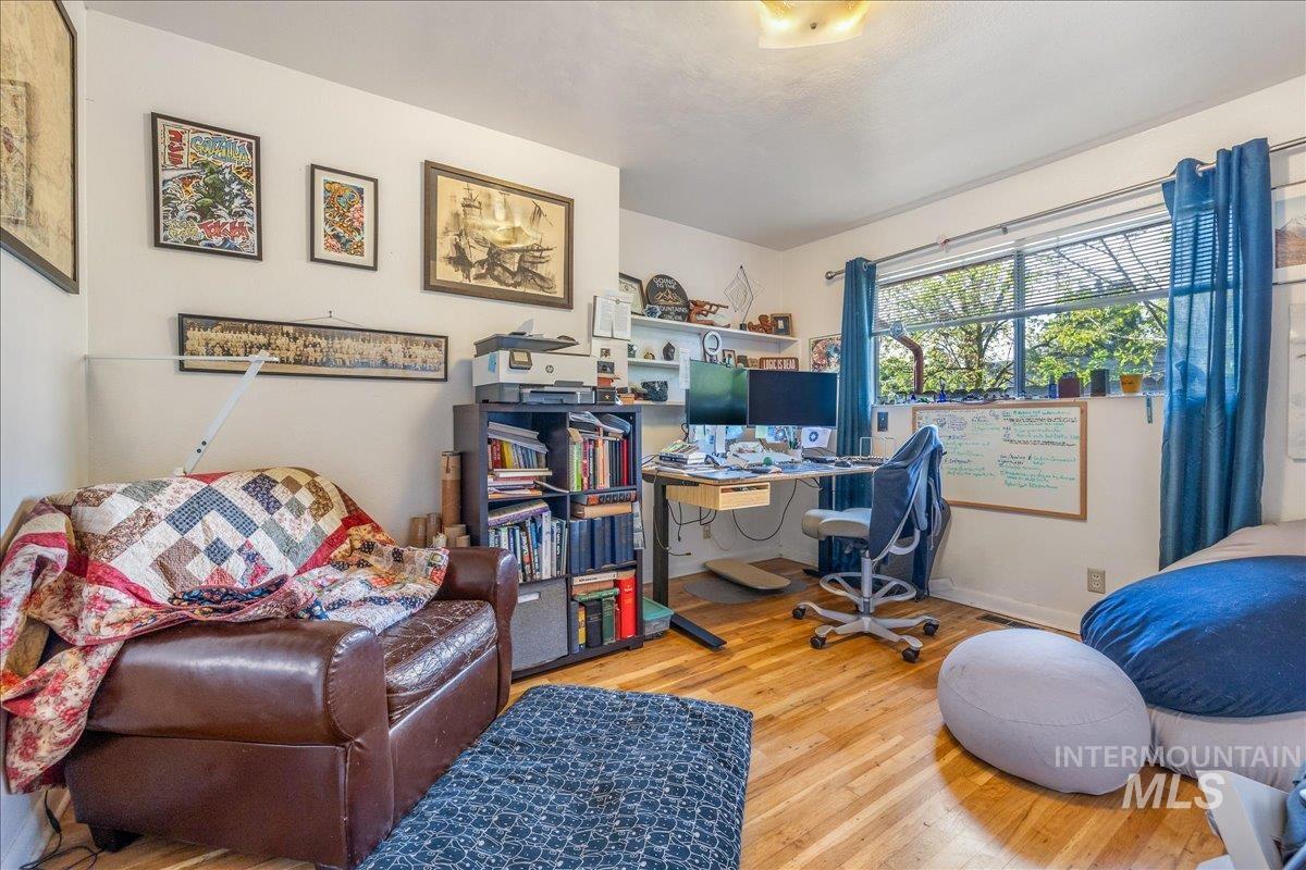 3009 N Tamarack Dr, Boise, Idaho 83703, 2 Bedrooms, 1 Bathroom, Residential Income For Sale, Price $1,200,000,MLS 98984508