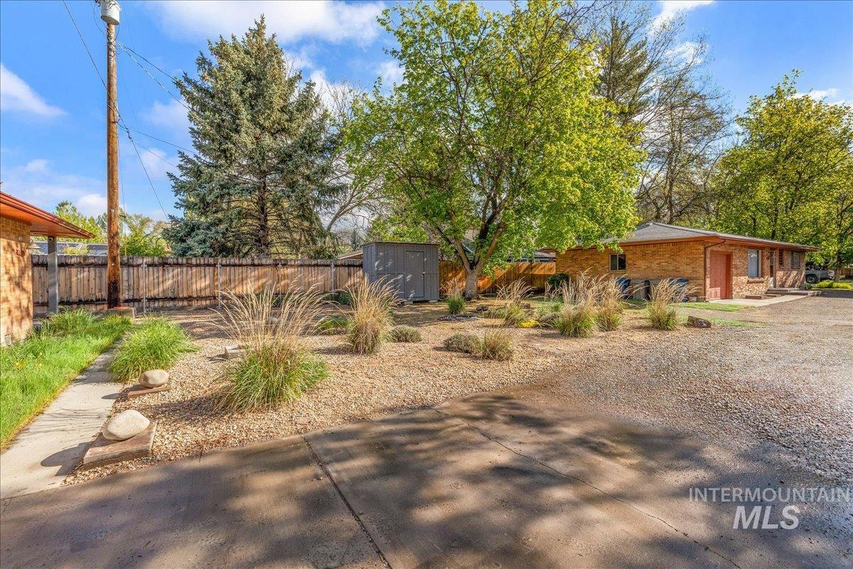 3009 N Tamarack Dr, Boise, Idaho 83703, 2 Bedrooms, 1 Bathroom, Residential Income For Sale, Price $1,200,000,MLS 98984508