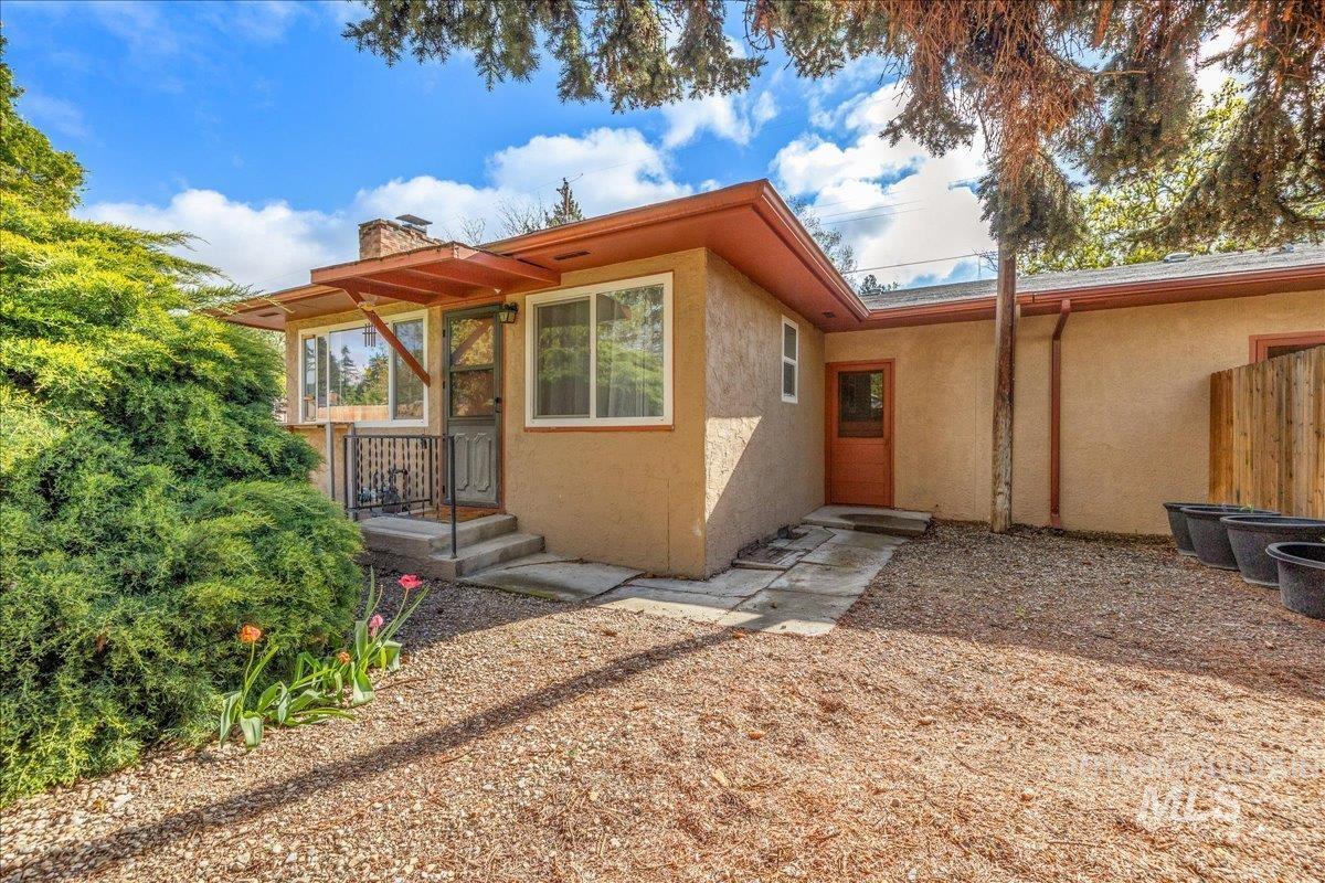 3009 N Tamarack Dr, Boise, Idaho 83703, 2 Bedrooms, 1 Bathroom, Residential Income For Sale, Price $1,200,000,MLS 98984508
