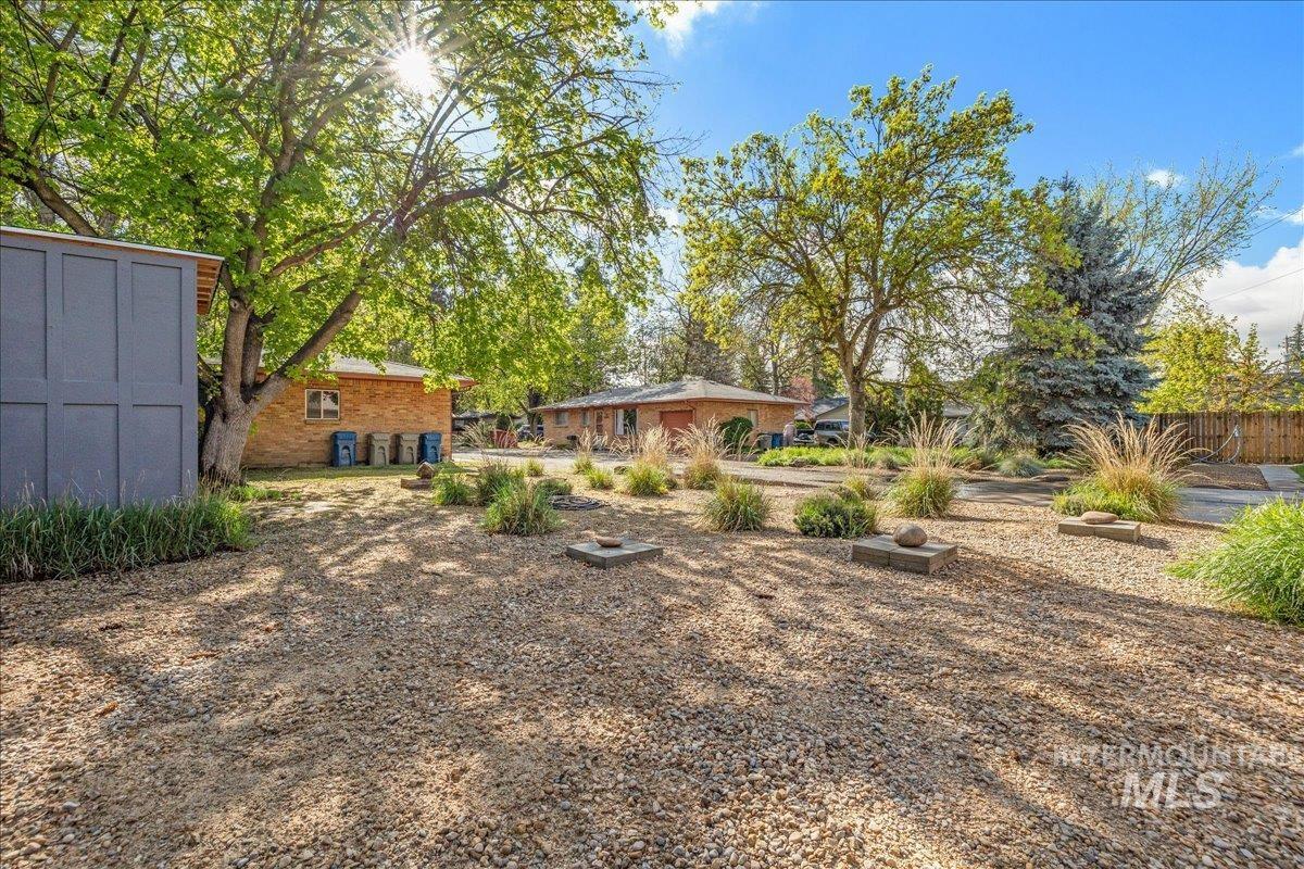 3009 N Tamarack Dr, Boise, Idaho 83703, 2 Bedrooms, 1 Bathroom, Residential Income For Sale, Price $1,200,000,MLS 98984508