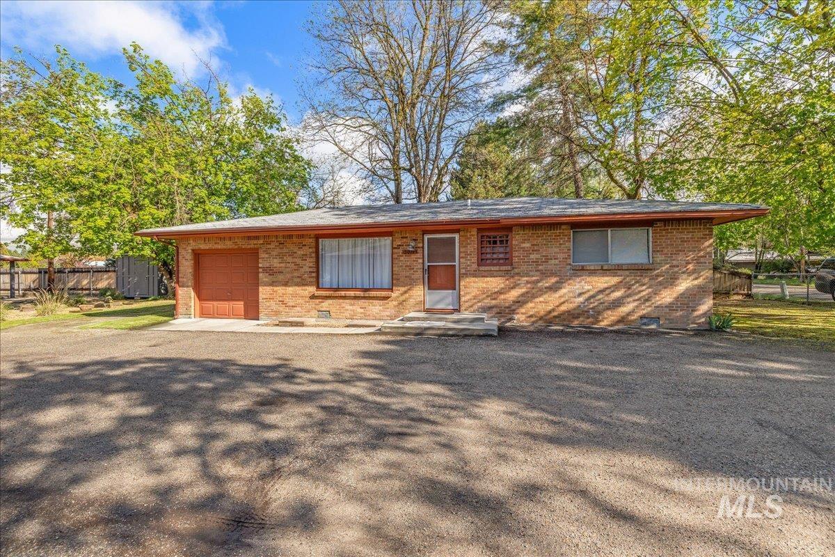 3009 N Tamarack Dr, Boise, Idaho 83703, 2 Bedrooms, 1 Bathroom, Residential Income For Sale, Price $1,200,000,MLS 98984508
