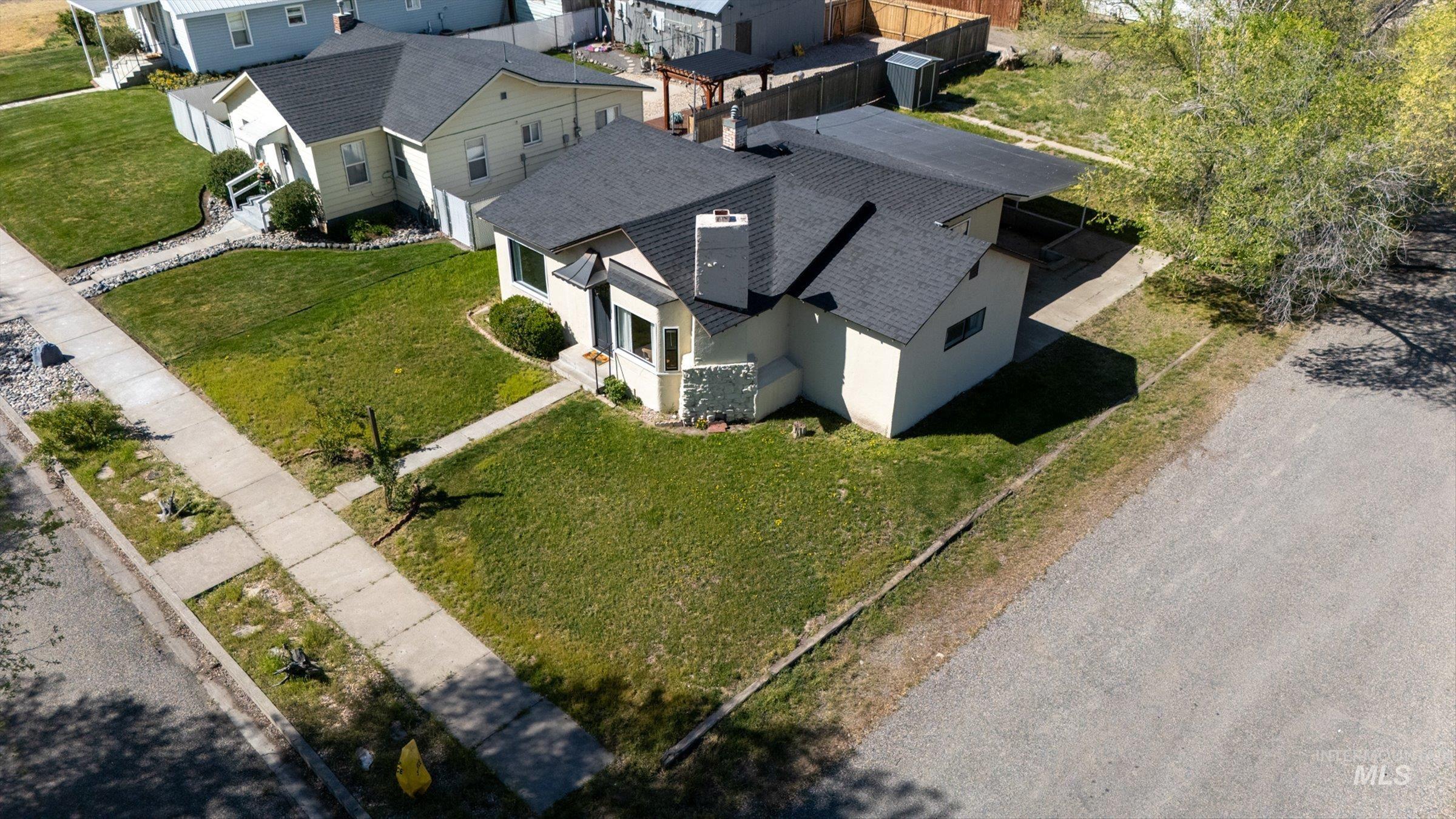 285 N Alton Ave, Glenns Ferry, Idaho 83623, 2 Bedrooms, 1 Bathroom, Residential For Sale, Price $230,000, 98984510