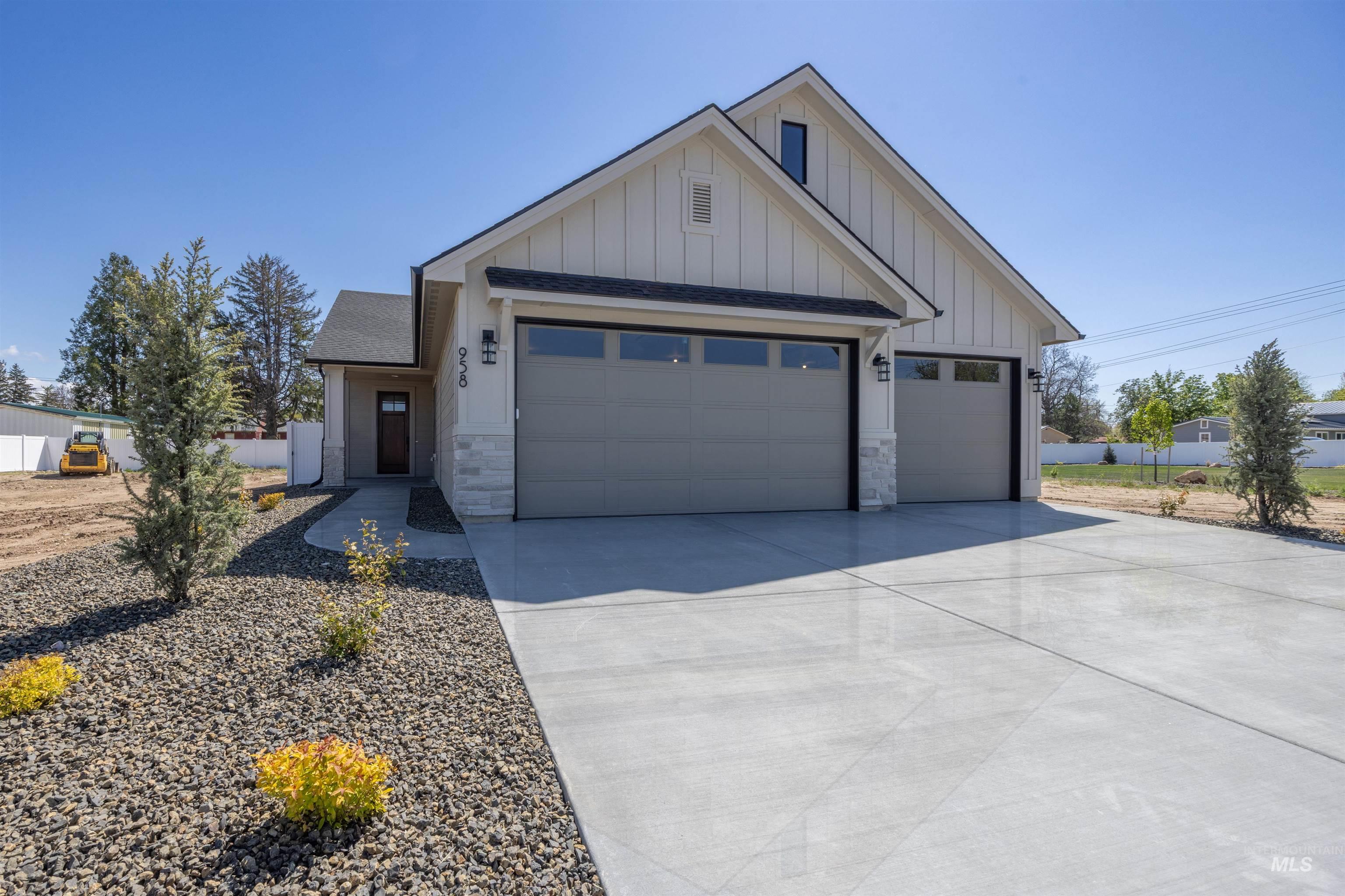 958 S Almond St, Nampa, Idaho 83686, 3 Bedrooms, 2 Bathrooms, Residential For Sale, Price $509,900, 98984511