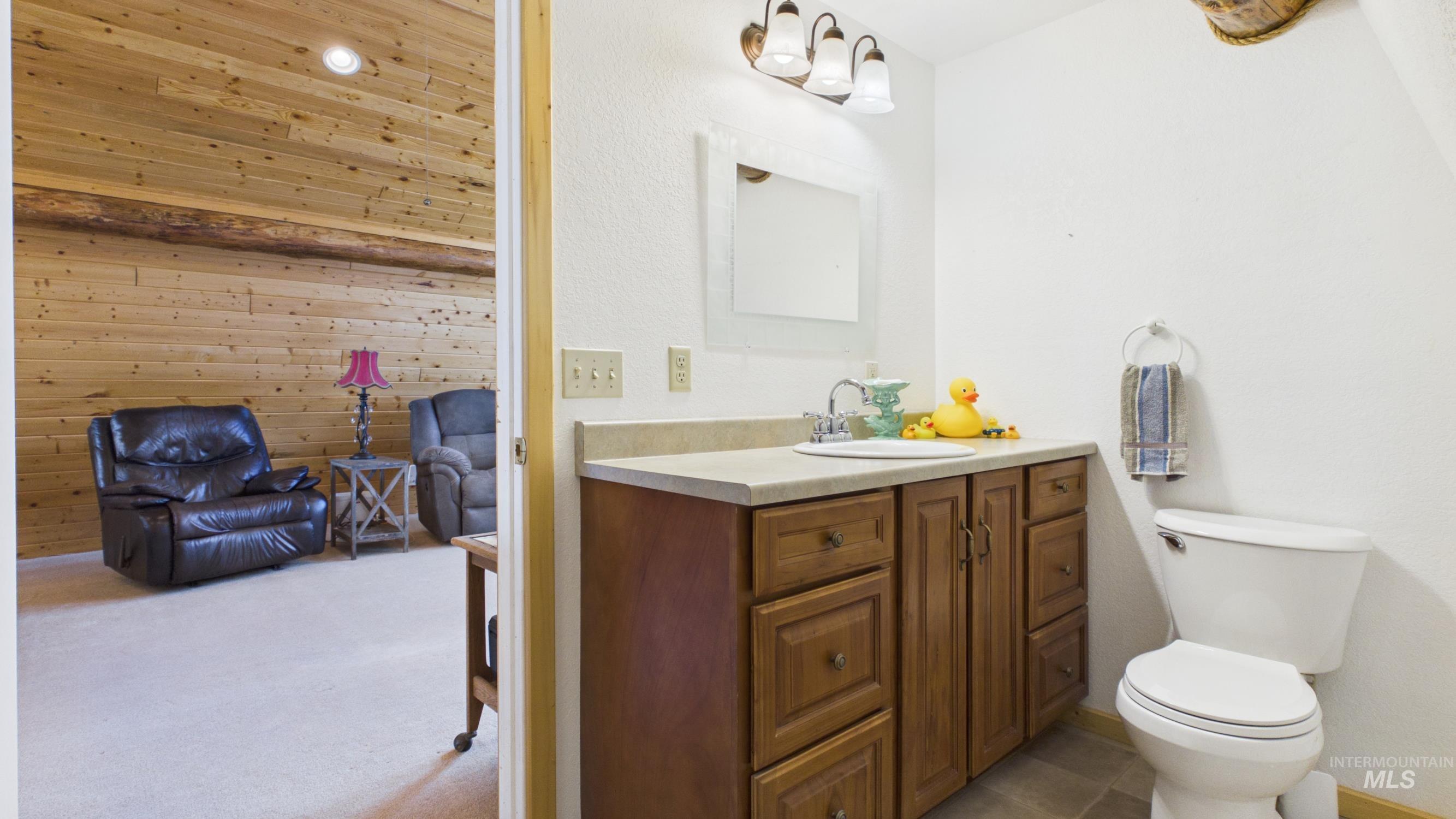 706 Canyon Rim Lane, Orofino, Idaho 83544, 3 Bedrooms, 2 Bathrooms, Residential For Sale, Price $555,000, 98984514