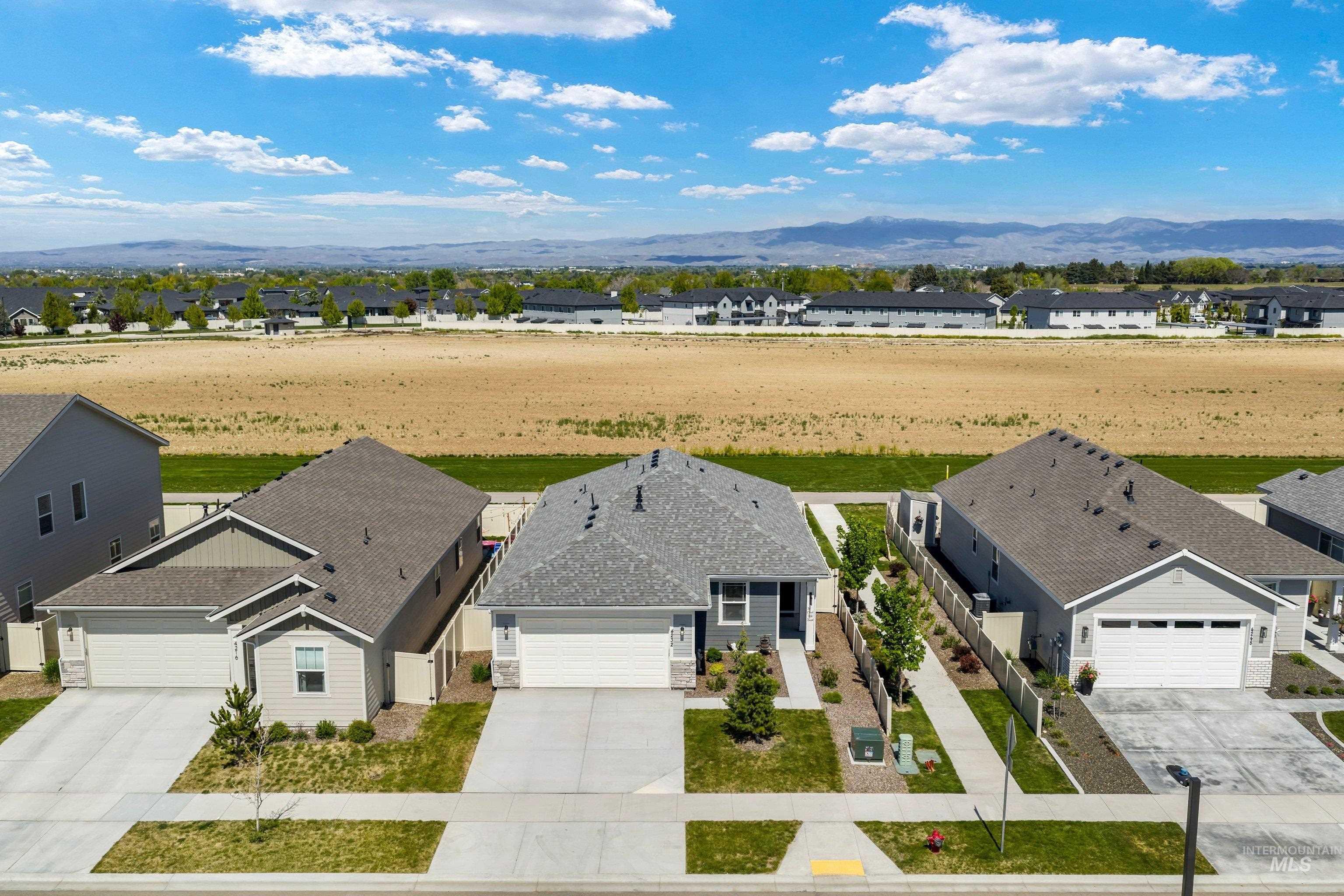 4232 S. Graycliff Way, Meridian, Idaho 83642, 3 Bedrooms, 2 Bathrooms, Residential For Sale, Price $449,900, 98984518