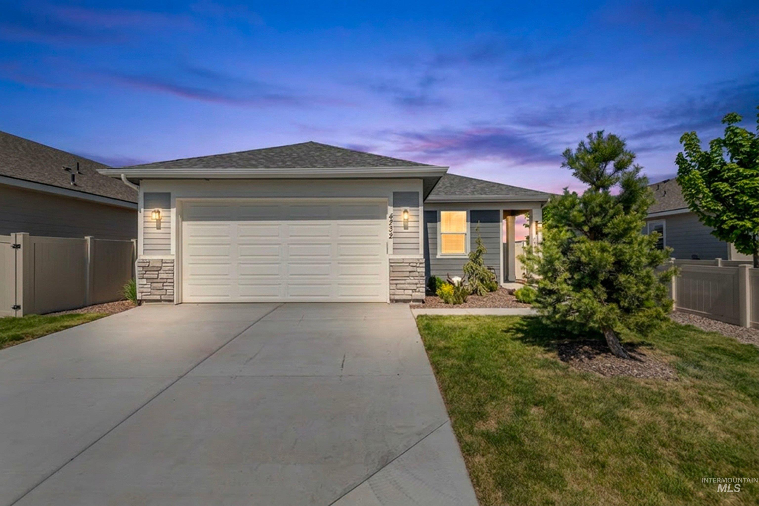 4232 S. Graycliff Way, Meridian, Idaho 83642, 3 Bedrooms, 2 Bathrooms, Residential For Sale, Price $449,900, 98984518