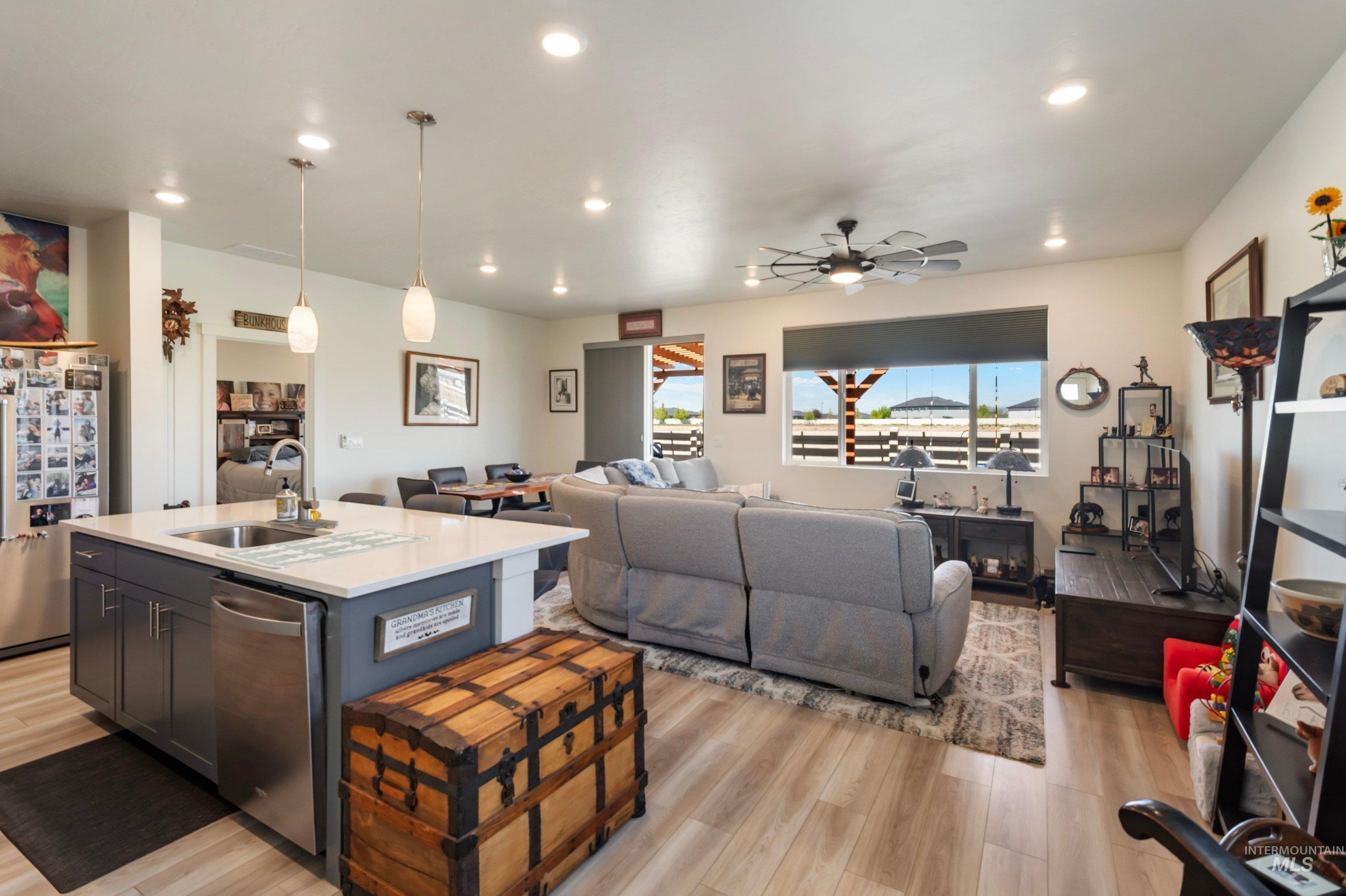 4232 S. Graycliff Way, Meridian, Idaho 83642, 3 Bedrooms, 2 Bathrooms, Residential For Sale, Price $449,900, 98984518
