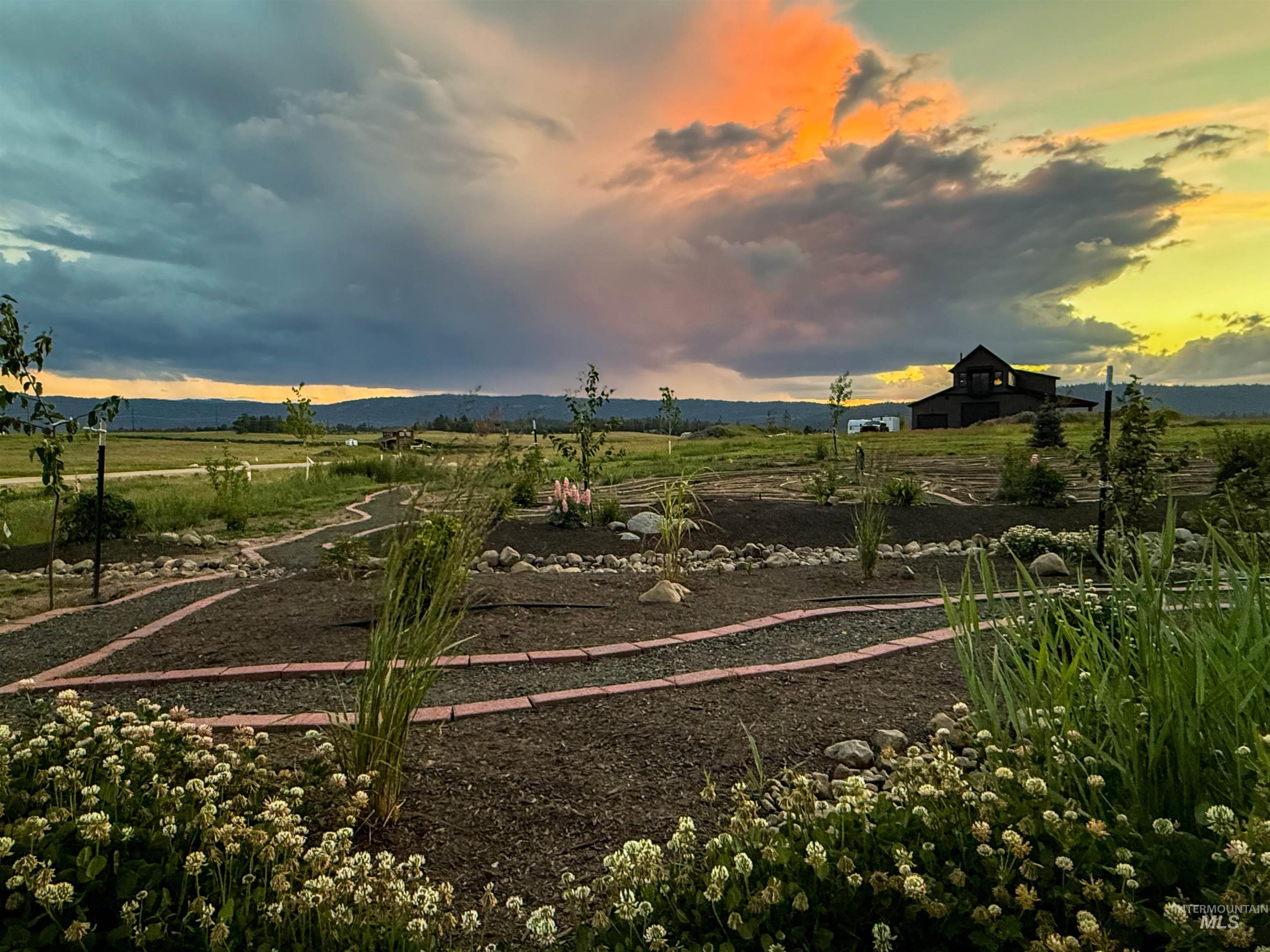44 Big Moose rd, McCall, Idaho 83638, 4 Bedrooms, 4.5 Bathrooms, Residential For Sale, Price $1,649,000, 98984521