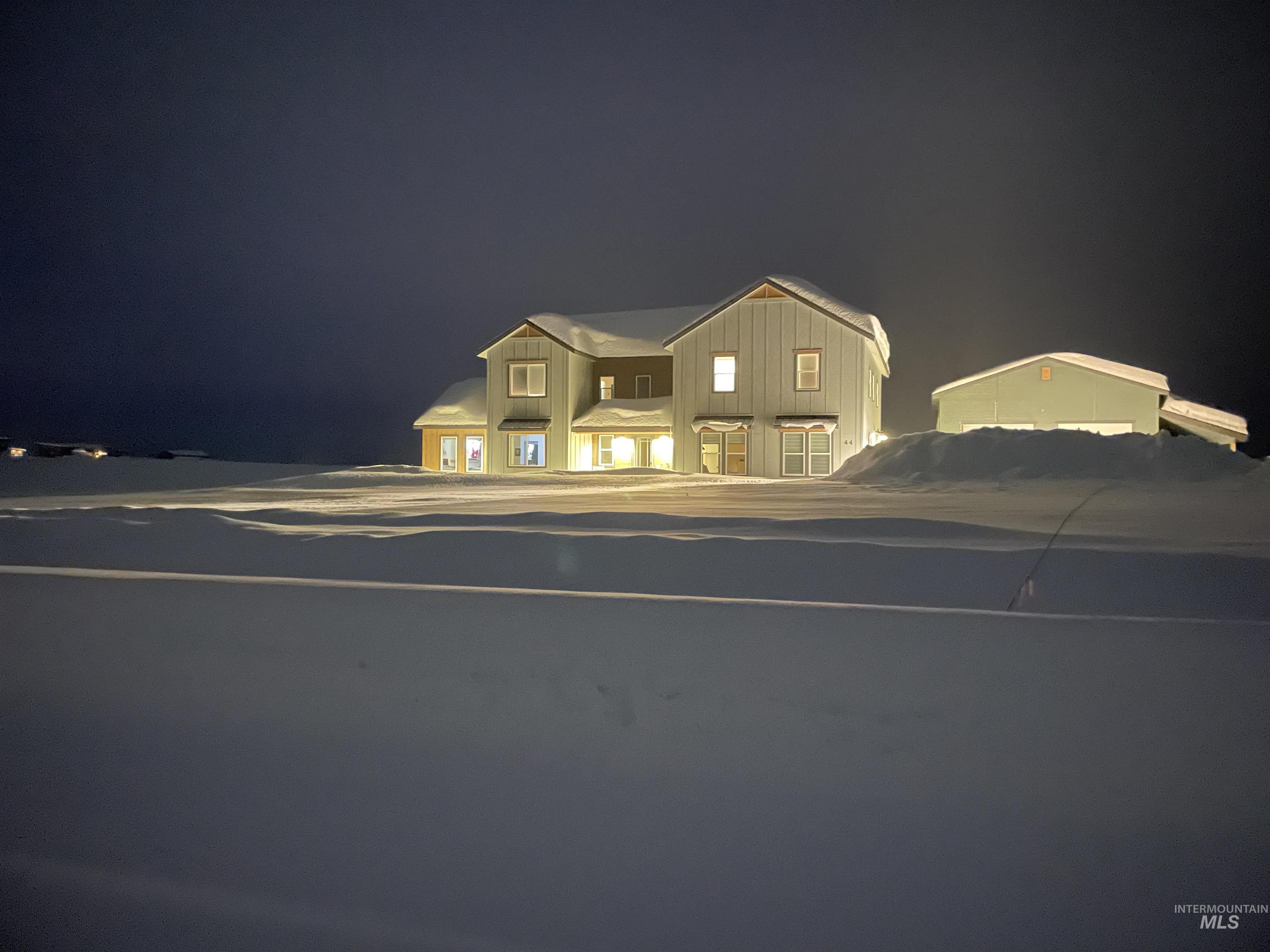 44 Big Moose rd, McCall, Idaho 83638, 4 Bedrooms, 4.5 Bathrooms, Residential For Sale, Price $1,680,000, 98984521