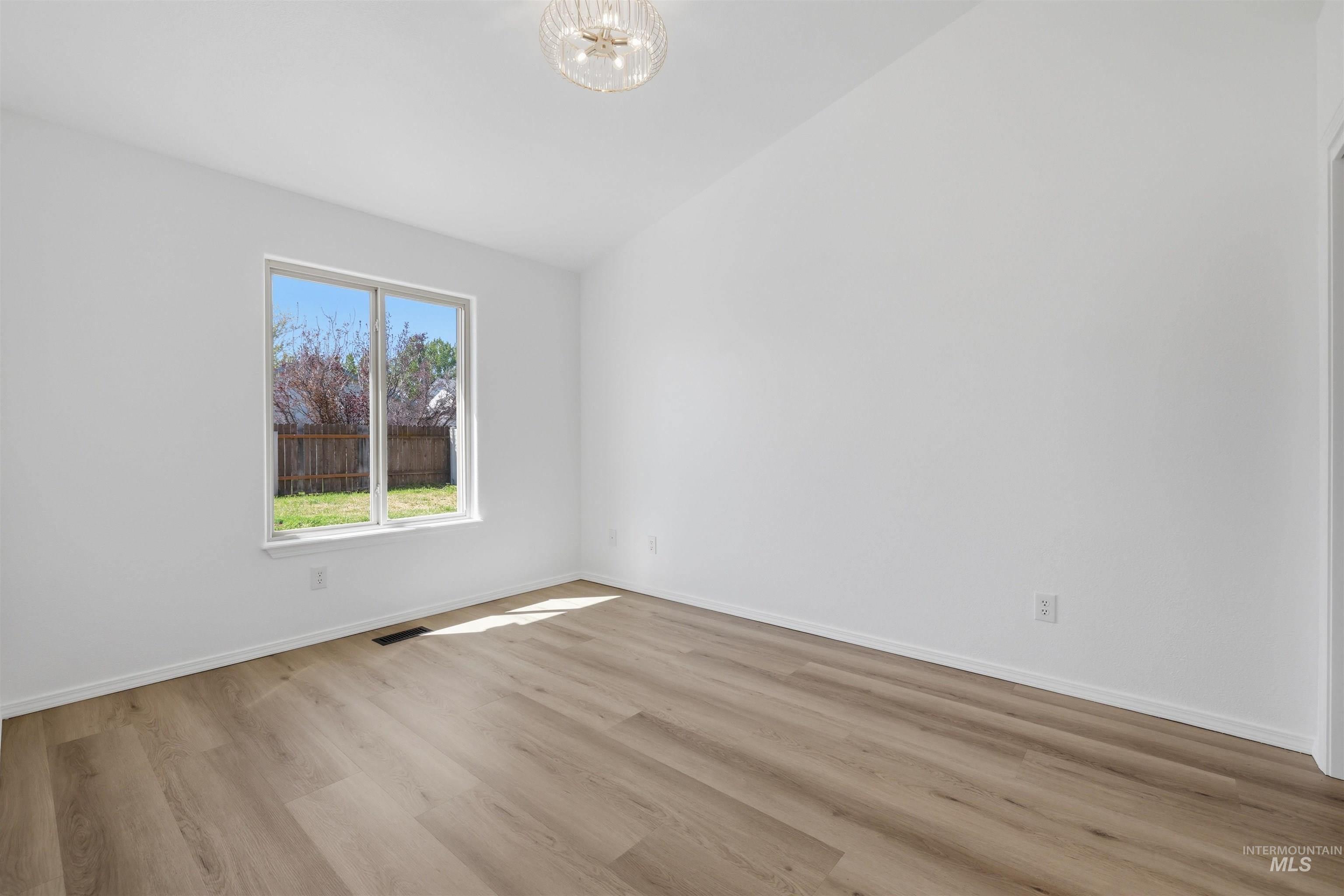 3113 Parkview Way, Nampa, Idaho 83687, 4 Bedrooms, 2 Bathrooms, Residential For Sale, Price $399,000, 98984523