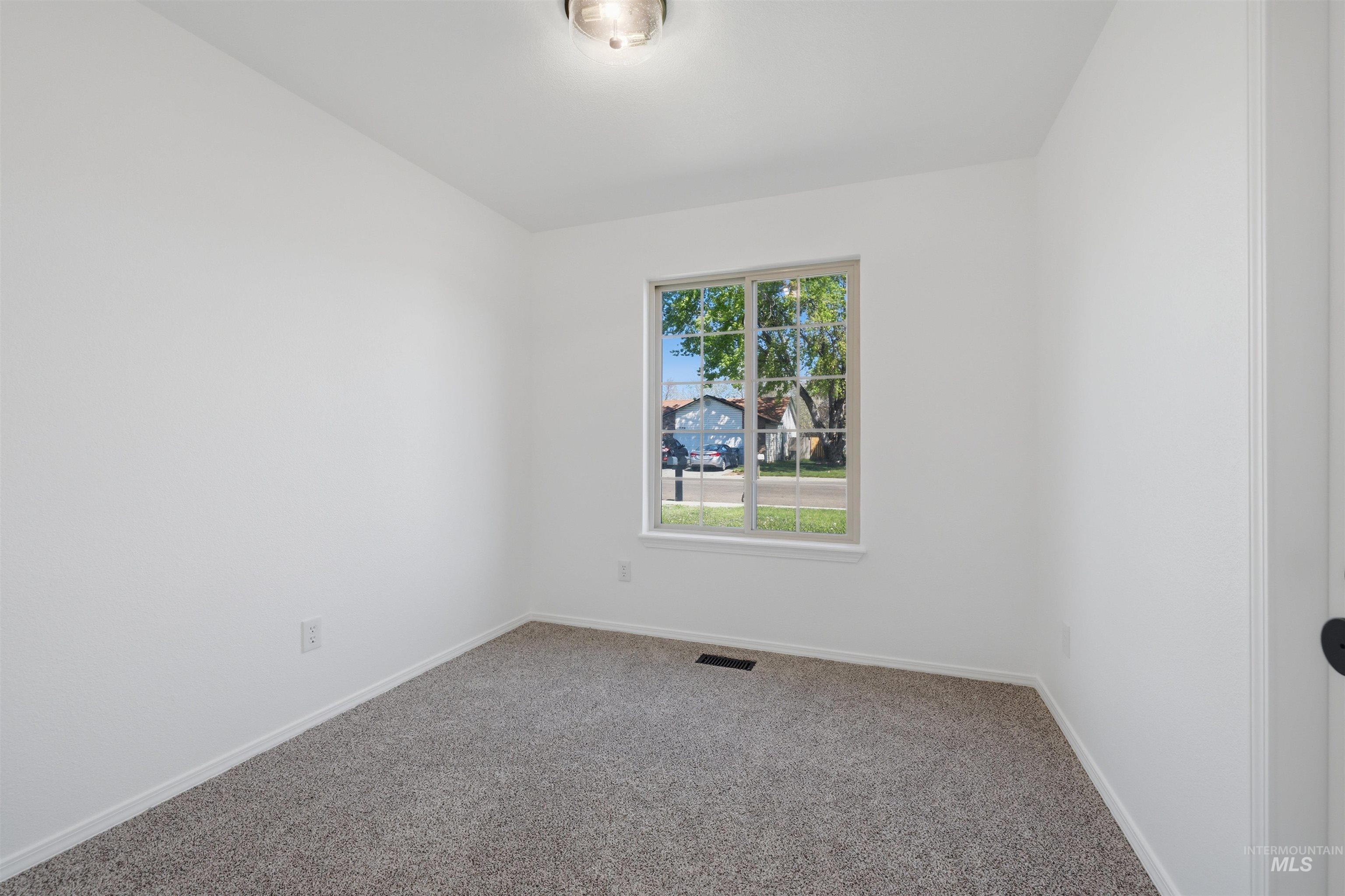 3113 Parkview Way, Nampa, Idaho 83687, 4 Bedrooms, 2 Bathrooms, Residential For Sale, Price $399,000, 98984523
