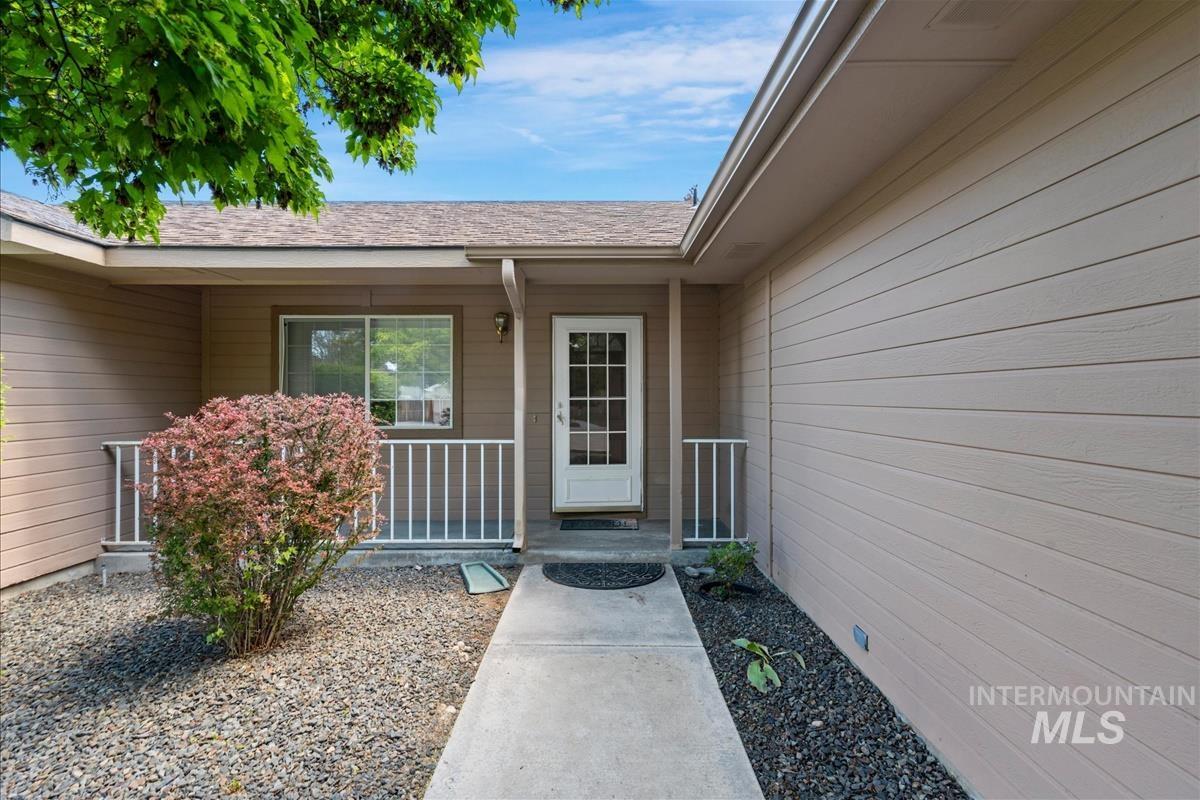 3036 N Hearth Ave, Meridian, Idaho 83642, 3 Bedrooms, 2 Bathrooms, Residential For Sale, Price $464,900,MLS 98984534