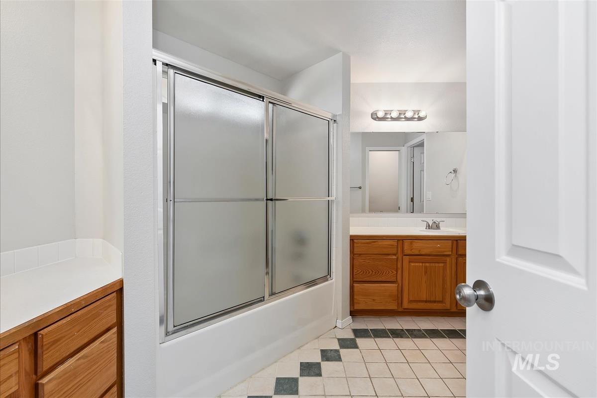 3036 N Hearth Ave, Meridian, Idaho 83642, 3 Bedrooms, 2 Bathrooms, Residential For Sale, Price $464,900,MLS 98984534