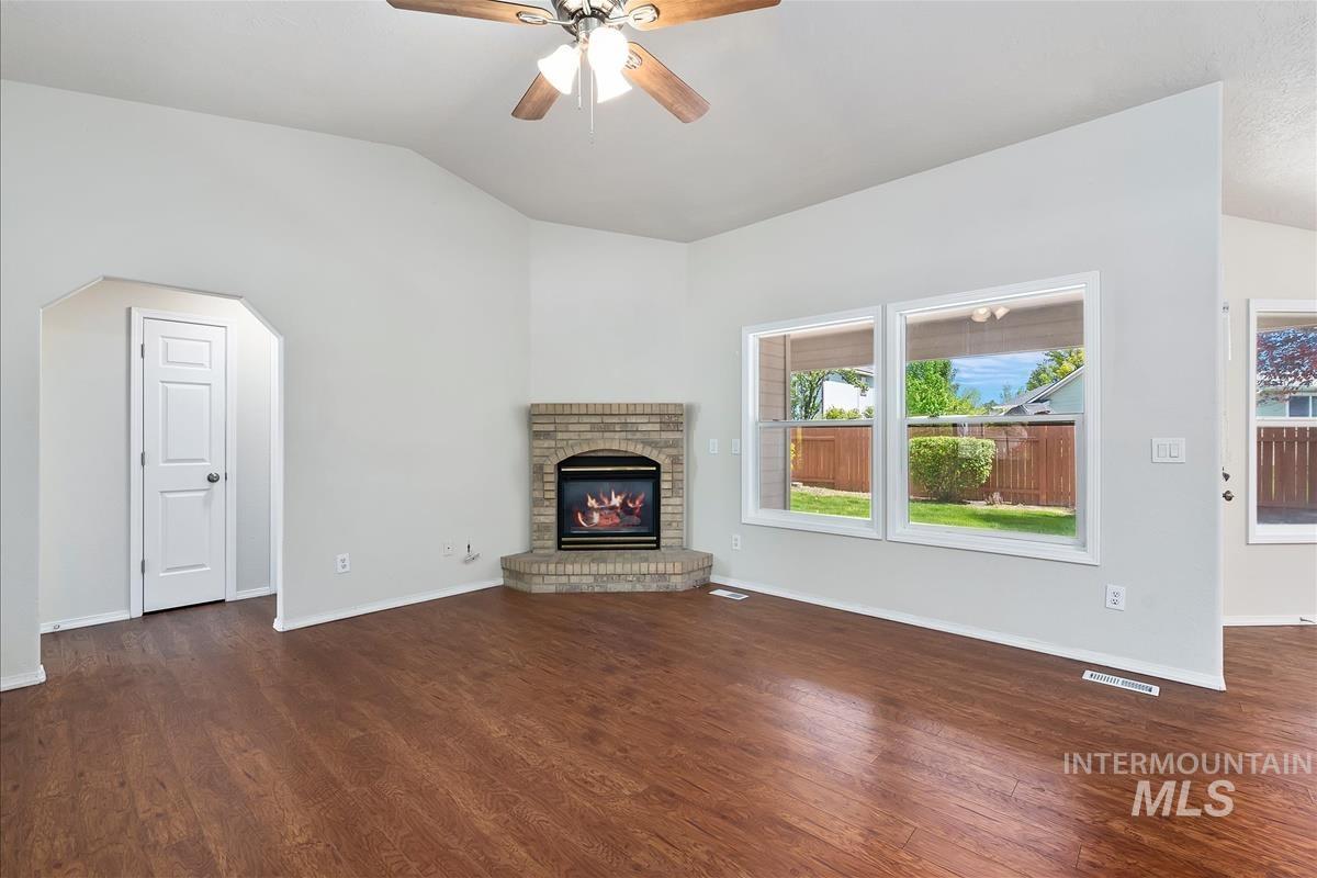 3036 N Hearth Ave, Meridian, Idaho 83642, 3 Bedrooms, 2 Bathrooms, Residential For Sale, Price $464,900,MLS 98984534