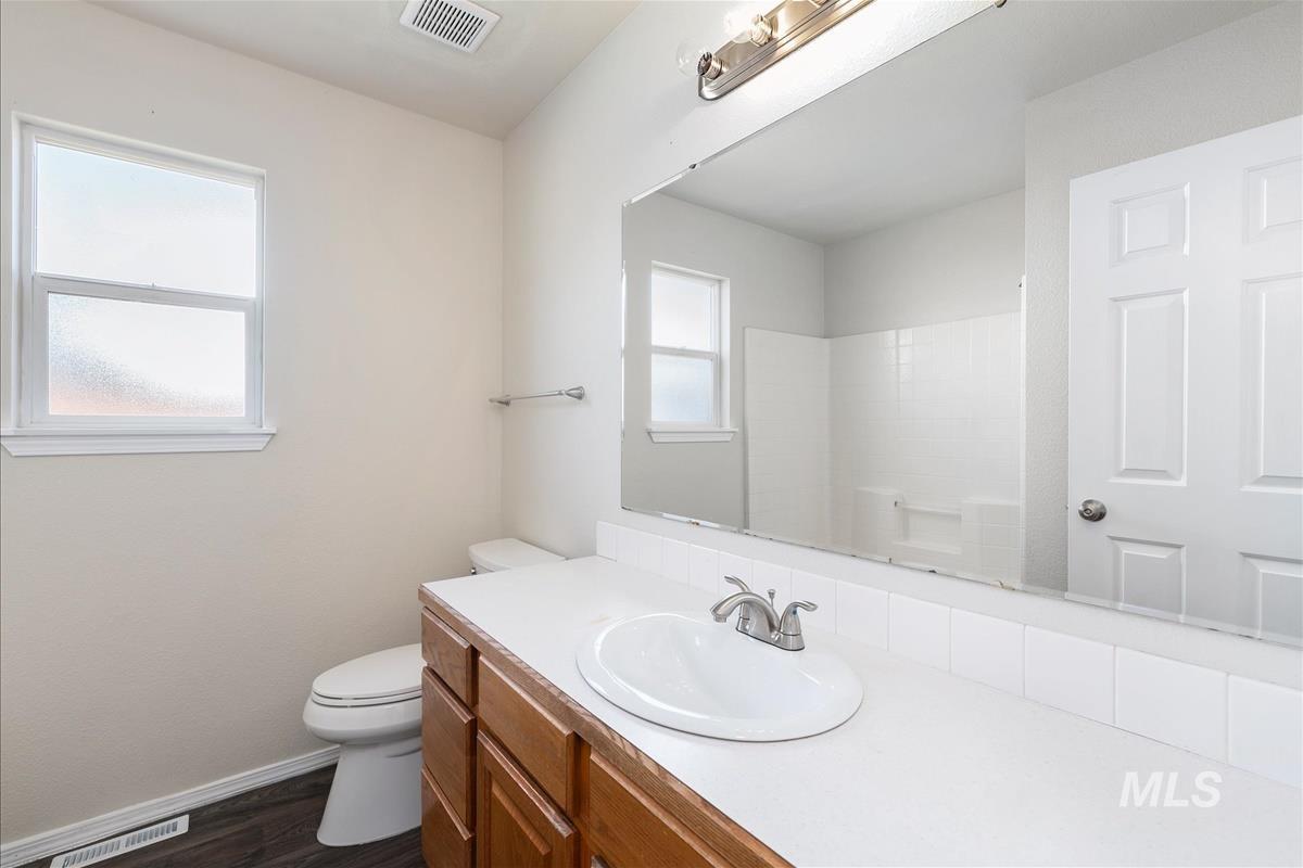 3036 N Hearth Ave, Meridian, Idaho 83642, 3 Bedrooms, 2 Bathrooms, Residential For Sale, Price $464,900,MLS 98984534