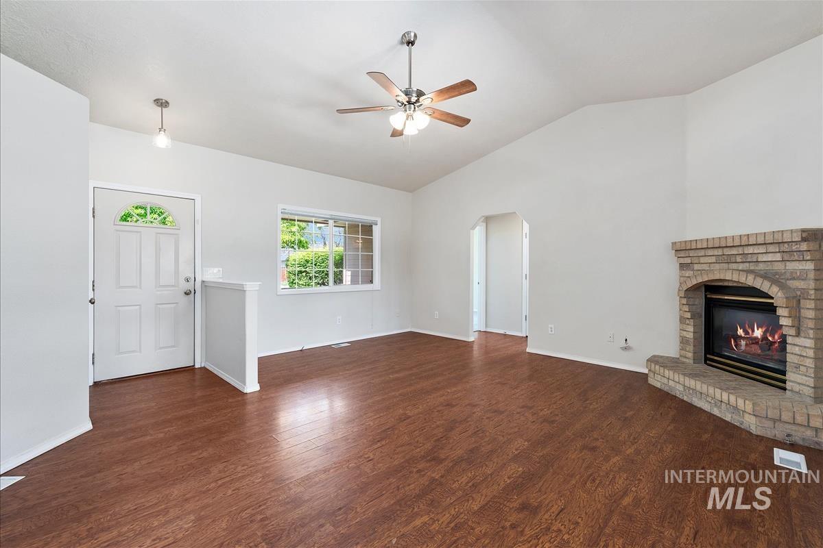 3036 N Hearth Ave, Meridian, Idaho 83642, 3 Bedrooms, 2 Bathrooms, Residential For Sale, Price $464,900,MLS 98984534