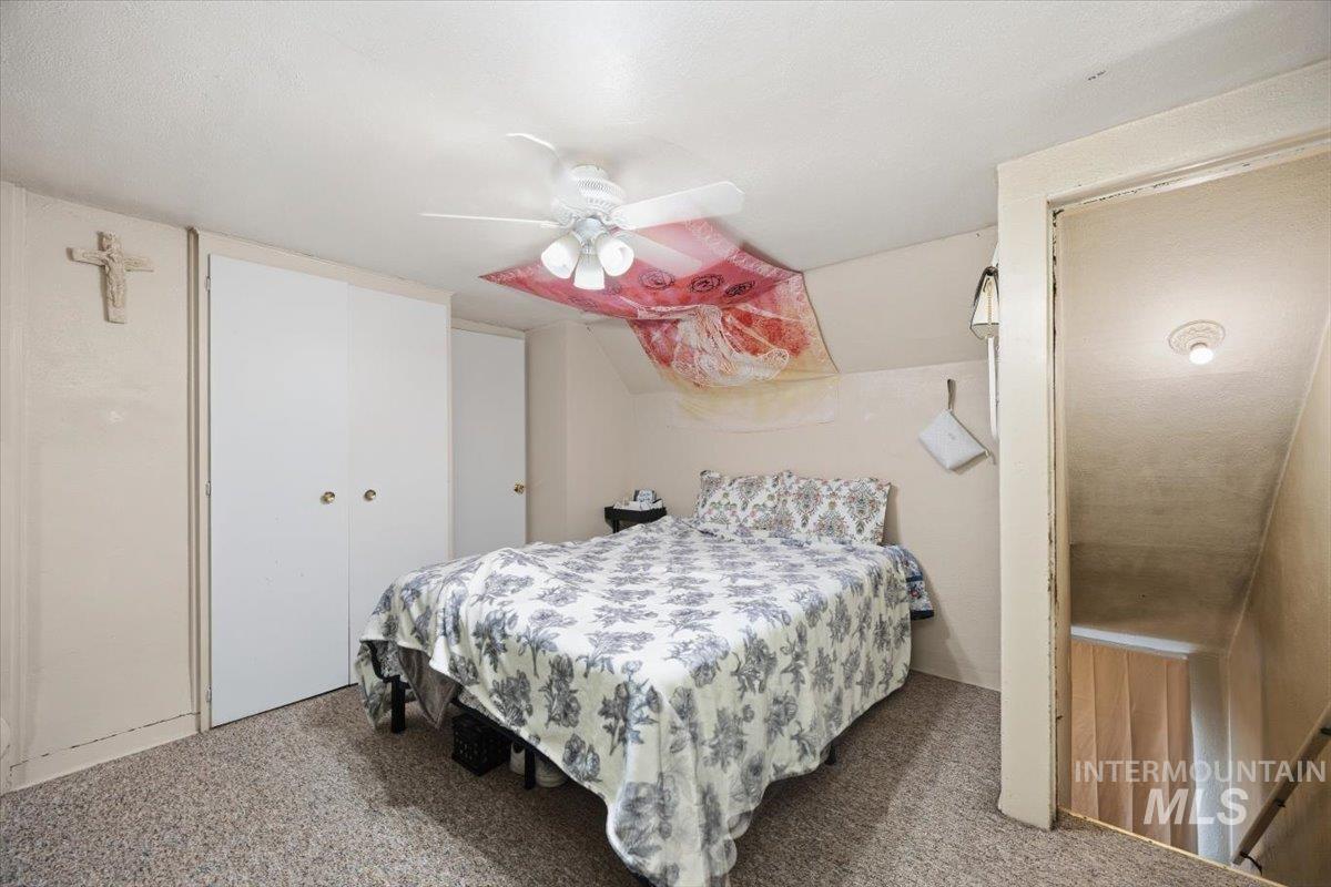 524 W 17th, Burley, Idaho 83318, 3 Bedrooms, 1 Bathroom, Residential Income For Sale, Price $310,000,MLS 98984535