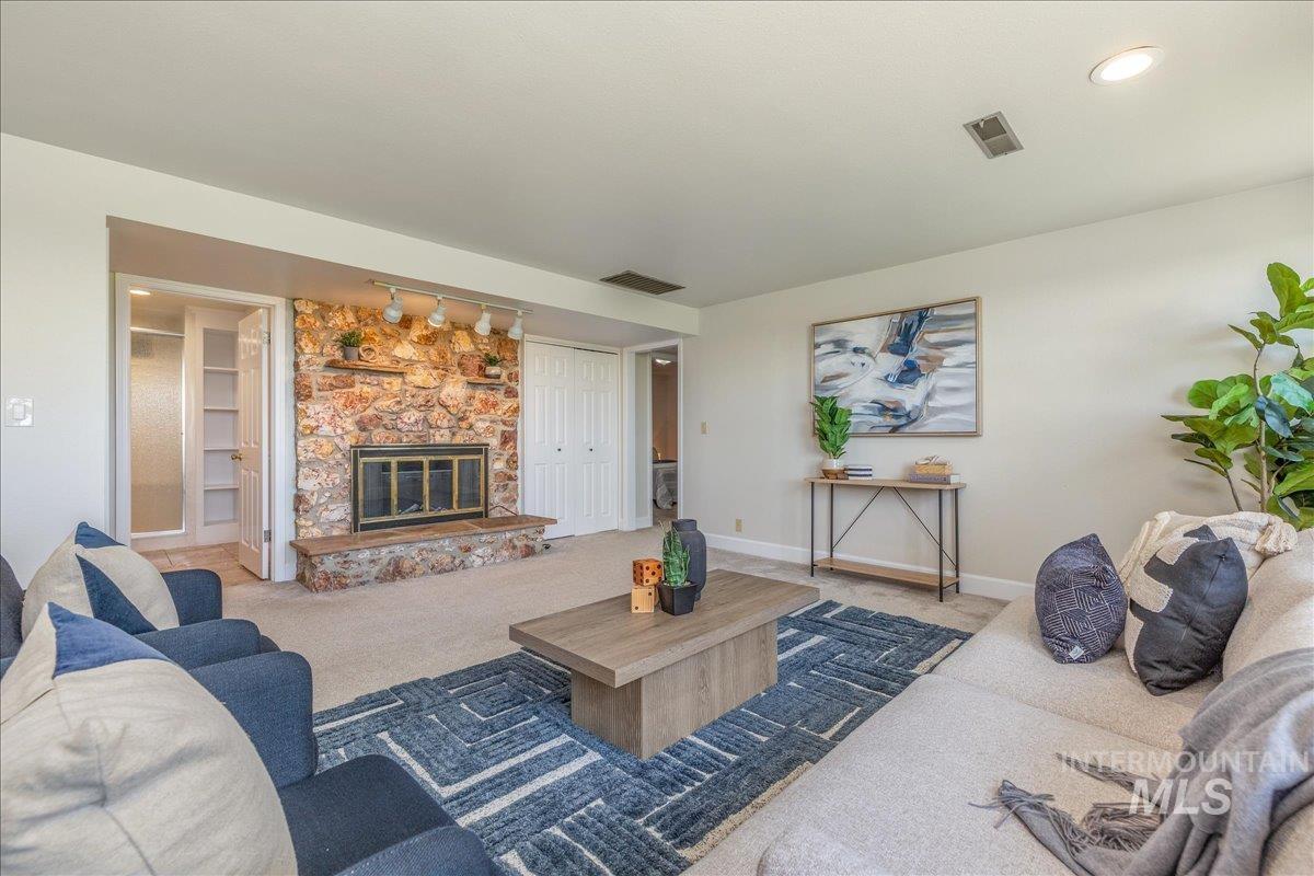 500 Stillwell Dr., Eagle, Idaho 83616, 5 Bedrooms, 3 Bathrooms, Residential For Sale, Price $1,399,900, 98984541