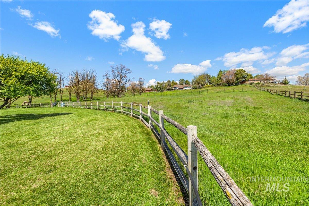 500 Stillwell Dr., Eagle, Idaho 83616, 5 Bedrooms, 3 Bathrooms, Residential For Sale, Price $1,399,900, 98984541