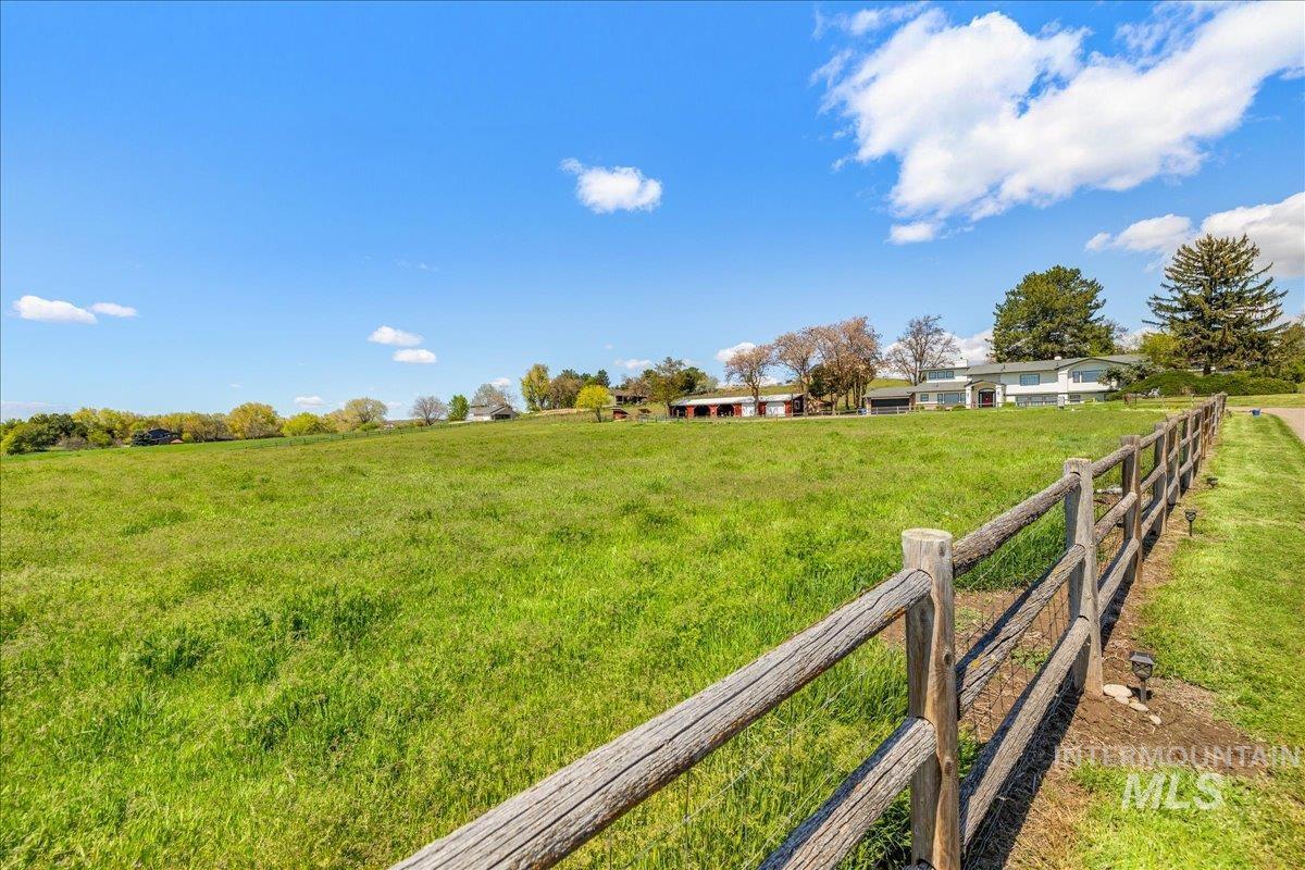 500 Stillwell Dr., Eagle, Idaho 83616, 5 Bedrooms, 3 Bathrooms, Residential For Sale, Price $1,399,900, 98984541