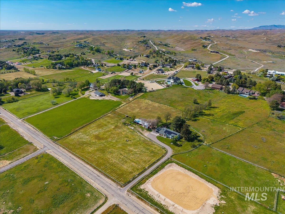 500 Stillwell Dr., Eagle, Idaho 83616, 5 Bedrooms, 3 Bathrooms, Residential For Sale, Price $1,399,900, 98984541