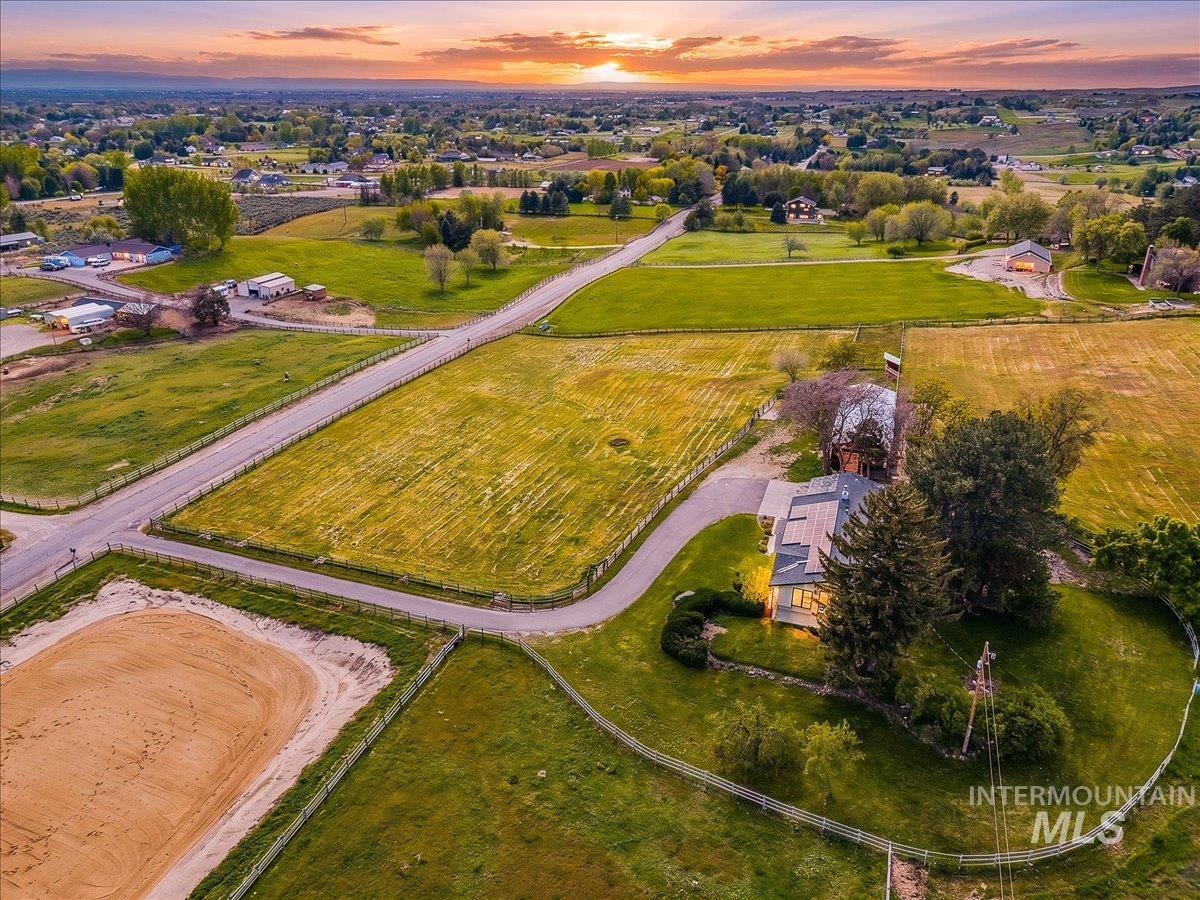 500 Stillwell Dr., Eagle, Idaho 83616, 5 Bedrooms, 3 Bathrooms, Residential For Sale, Price $1,399,900, 98984541