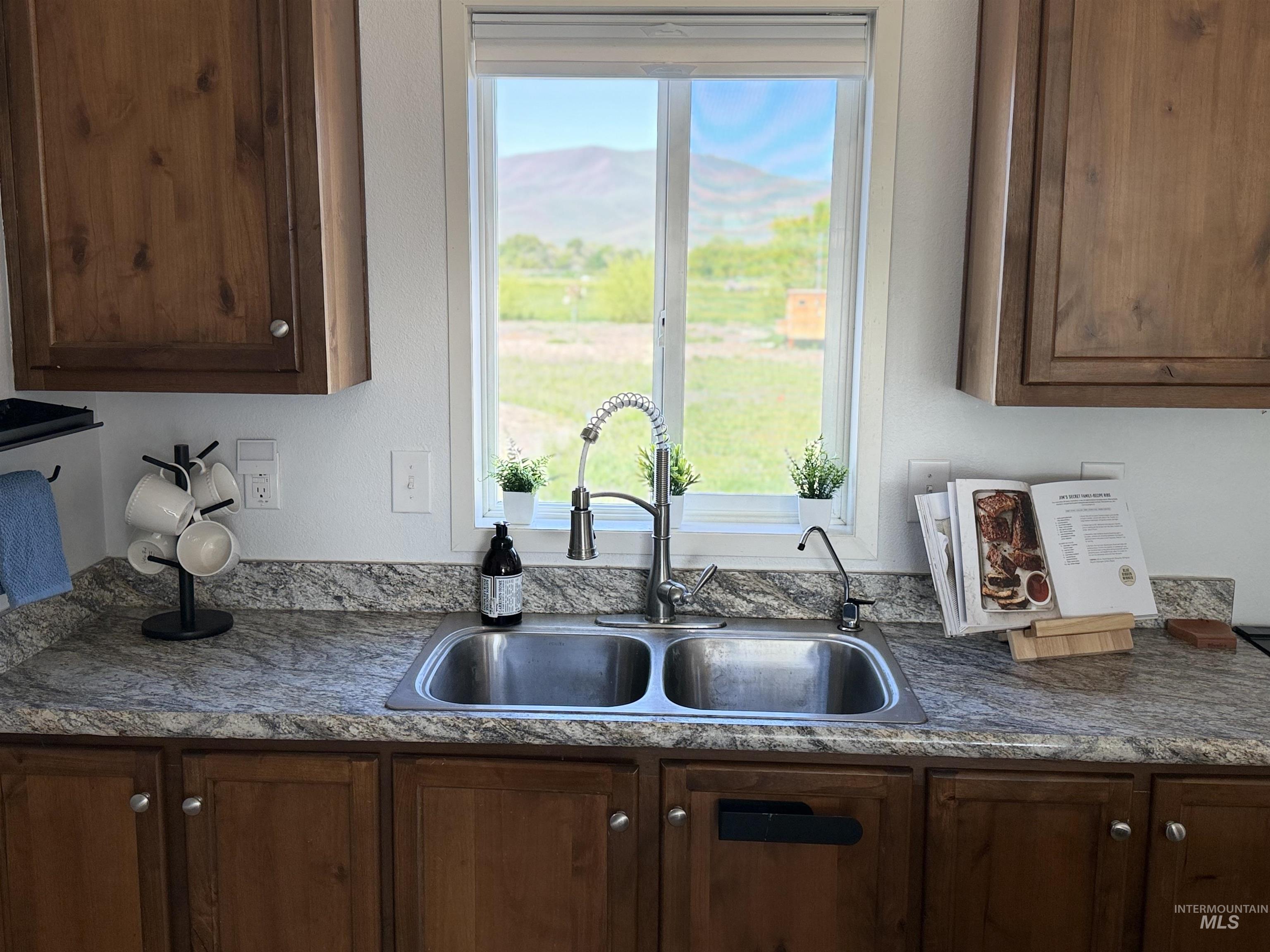 875 Eaton Rd, Weiser, Idaho 83672, 3 Bedrooms, 2 Bathrooms, Residential For Sale, Price $414,900, 98984543