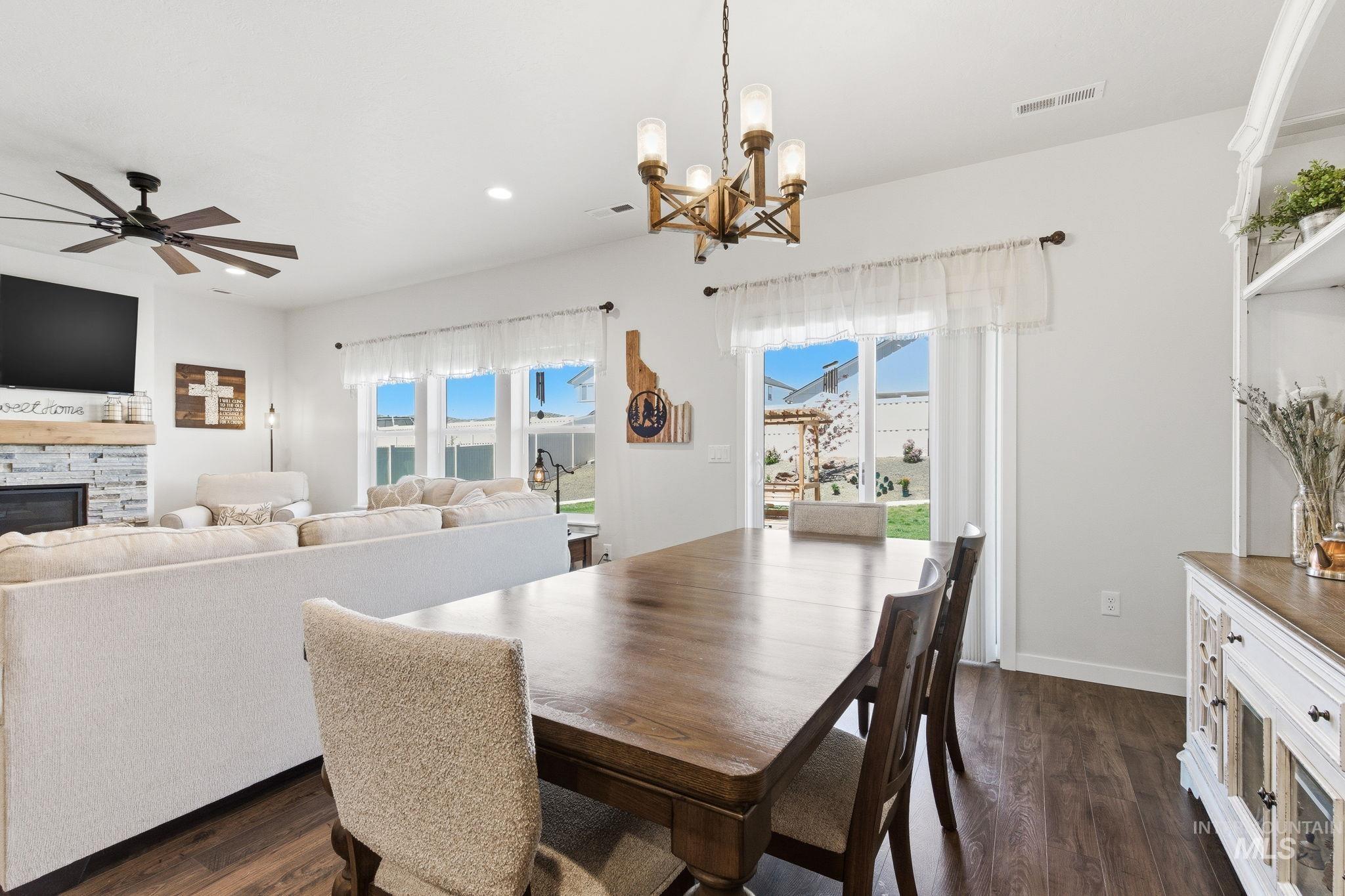 10104 W Napier, Star, Idaho 83669, 5 Bedrooms, 3 Bathrooms, Residential For Sale, Price $639,900,MLS 98984547