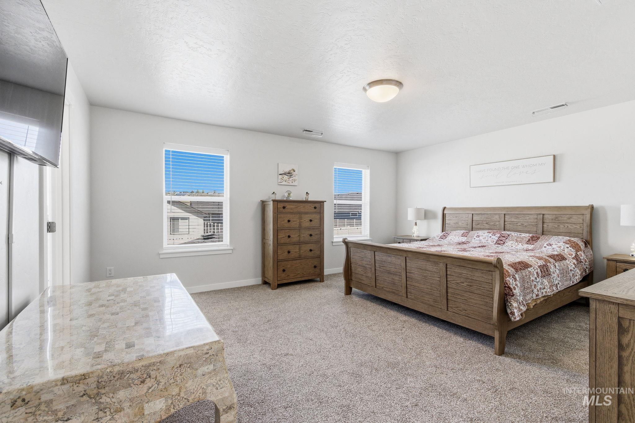 10104 W Napier, Star, Idaho 83669, 5 Bedrooms, 3 Bathrooms, Residential For Sale, Price $639,900,MLS 98984547