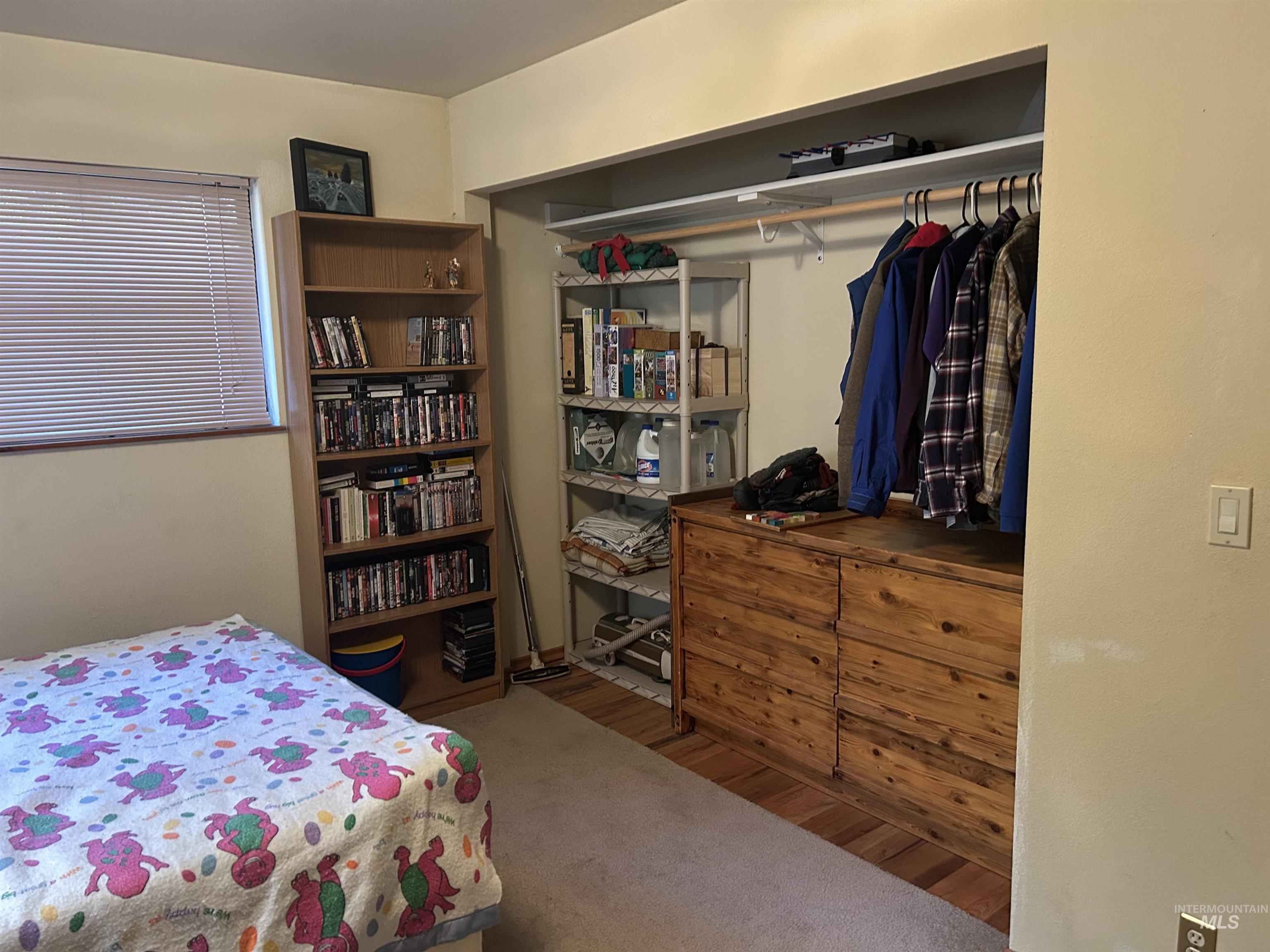 17 Bransons Dr, Lowman, Idaho 83637, 2 Bedrooms, 1 Bathroom, Residential For Sale, Price $585,000, 98984548