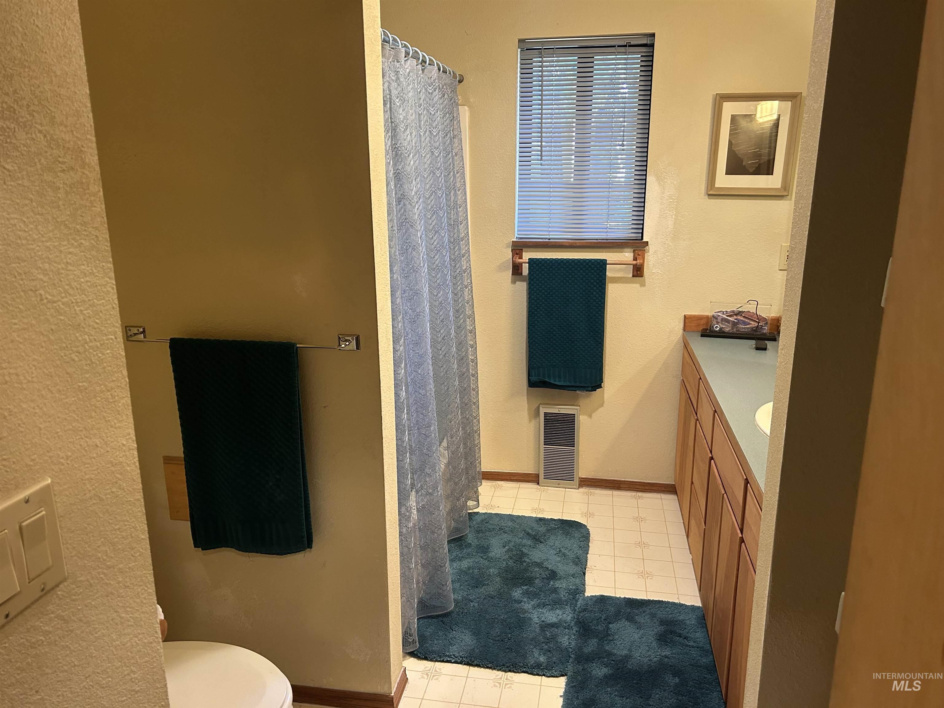 17 Bransons Dr, Lowman, Idaho 83637, 2 Bedrooms, 1 Bathroom, Residential For Sale, Price $585,000, 98984548