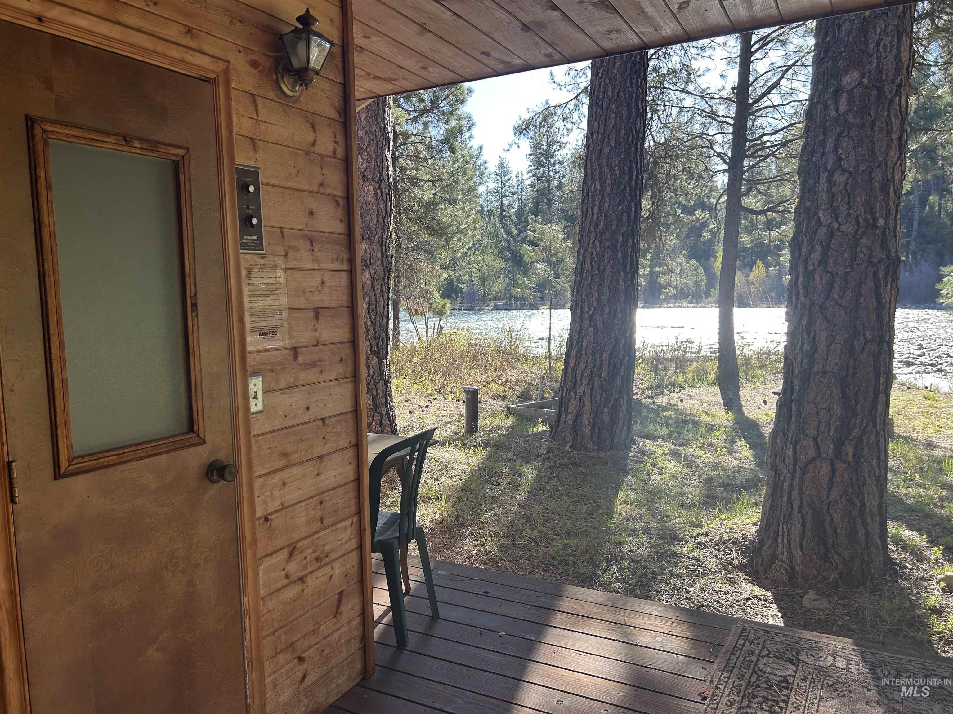 17 Bransons Dr, Lowman, Idaho 83637, 2 Bedrooms, 1 Bathroom, Residential For Sale, Price $585,000, 98984548