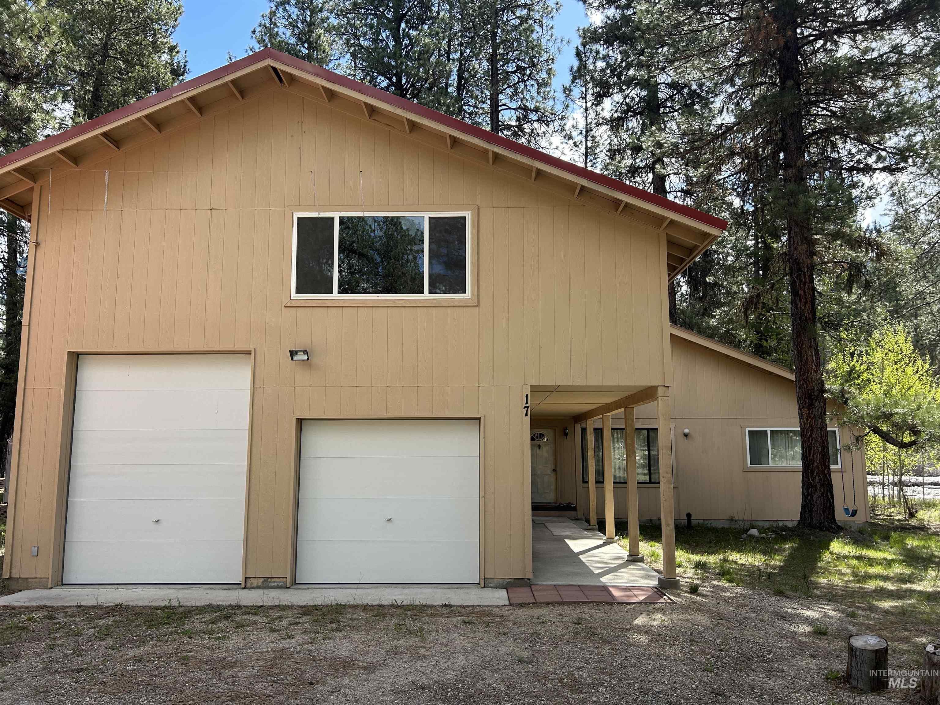 17 Bransons Dr, Lowman, Idaho 83637, 2 Bedrooms, 1 Bathroom, Residential For Sale, Price $585,000, 98984548