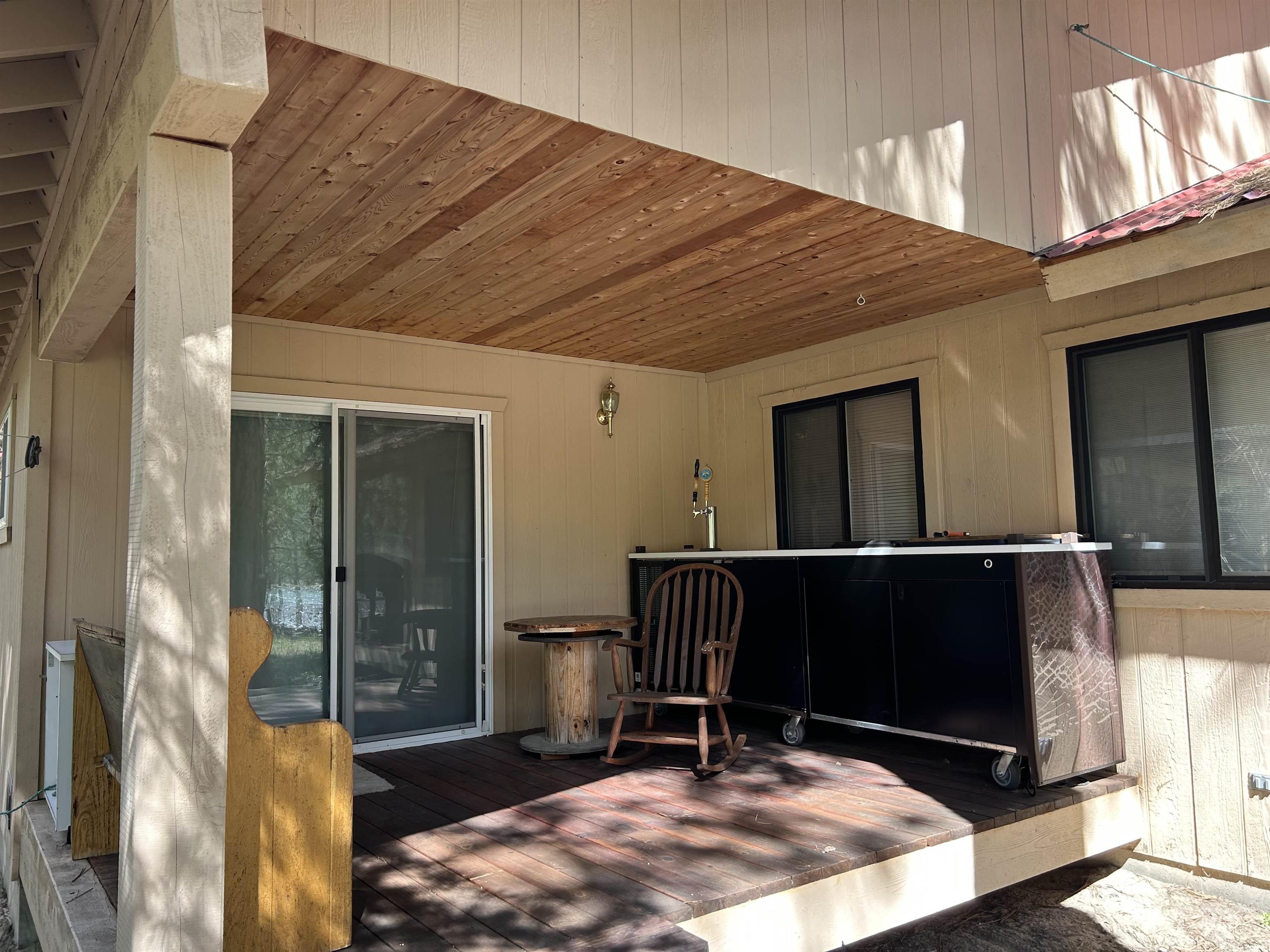 17 Bransons Dr, Lowman, Idaho 83637, 2 Bedrooms, 1 Bathroom, Residential For Sale, Price $625,000, 98984548