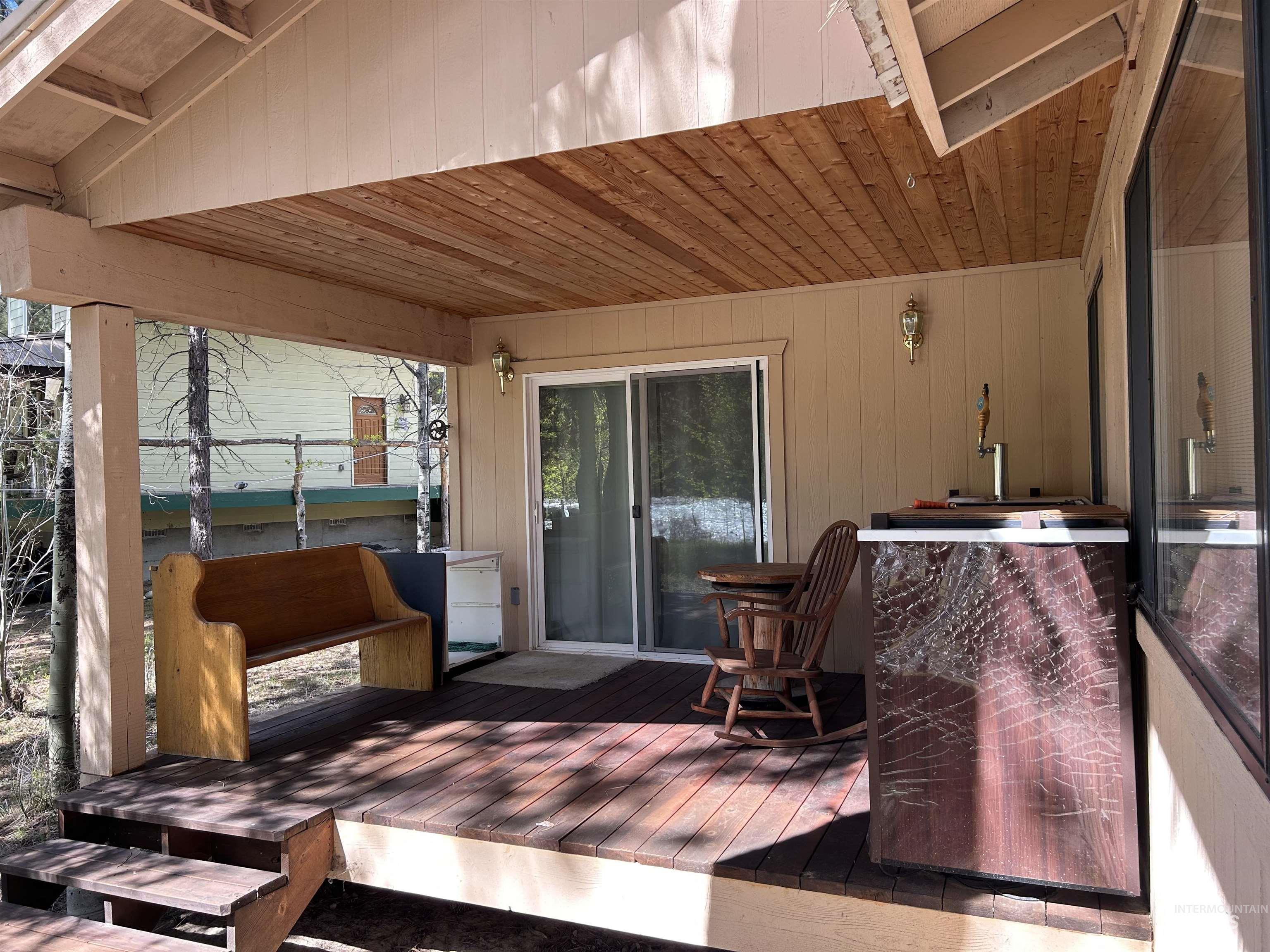 17 Bransons Dr, Lowman, Idaho 83637, 2 Bedrooms, 1 Bathroom, Residential For Sale, Price $625,000, 98984548