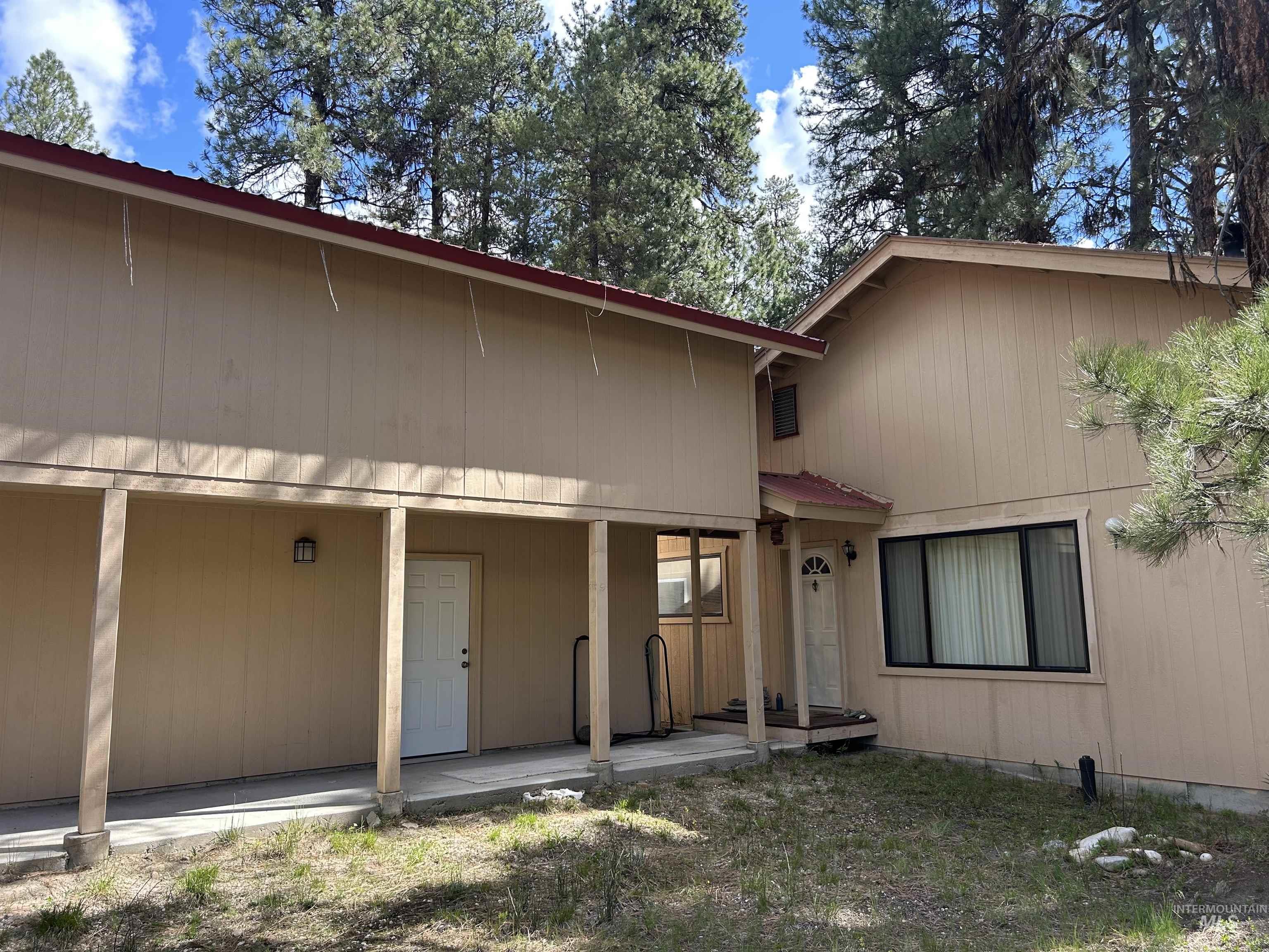 17 Bransons Dr, Lowman, Idaho 83637, 2 Bedrooms, 1 Bathroom, Residential For Sale, Price $585,000, 98984548