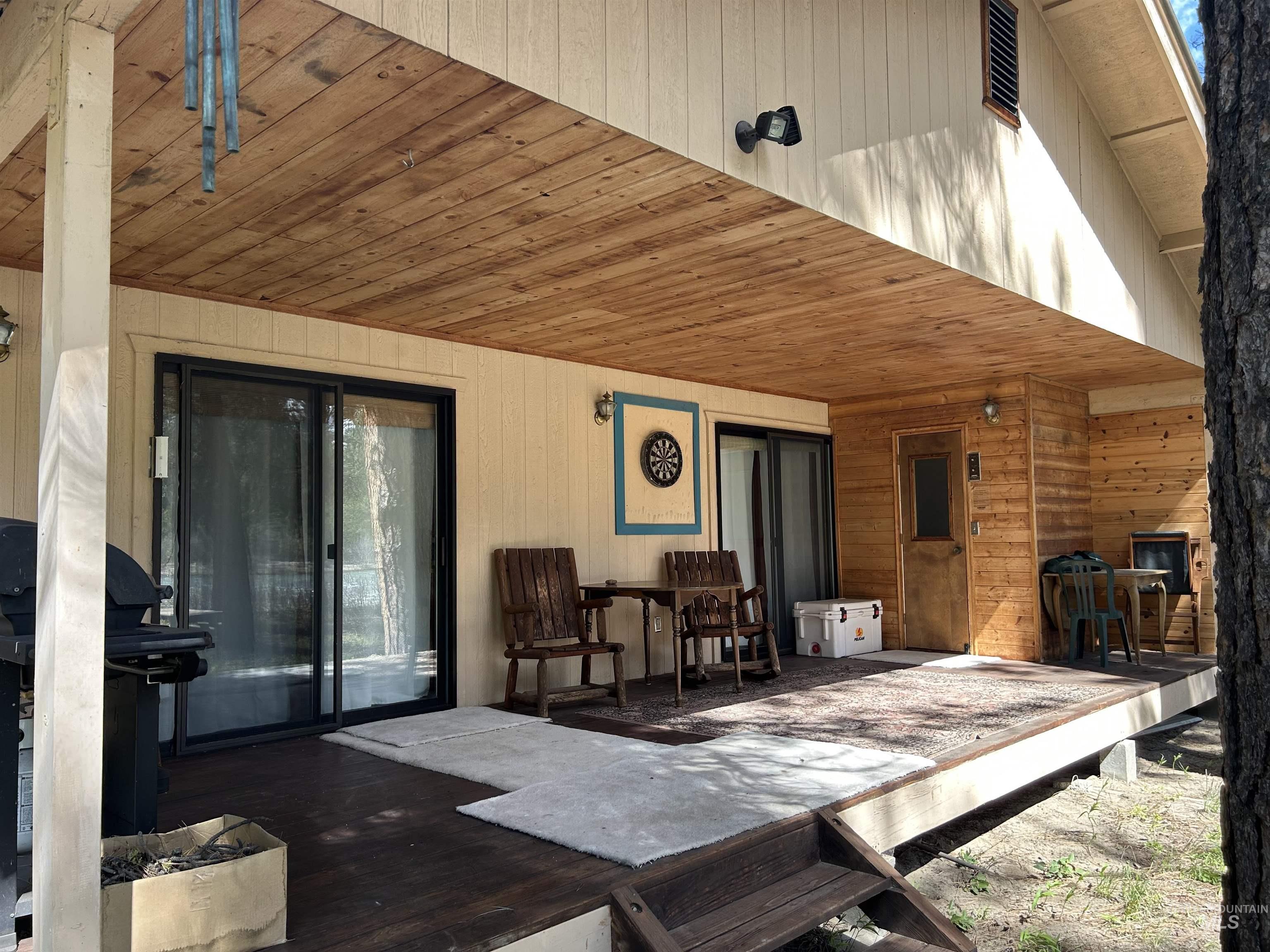 17 Bransons Dr, Lowman, Idaho 83637, 2 Bedrooms, 1 Bathroom, Residential For Sale, Price $585,000, 98984548