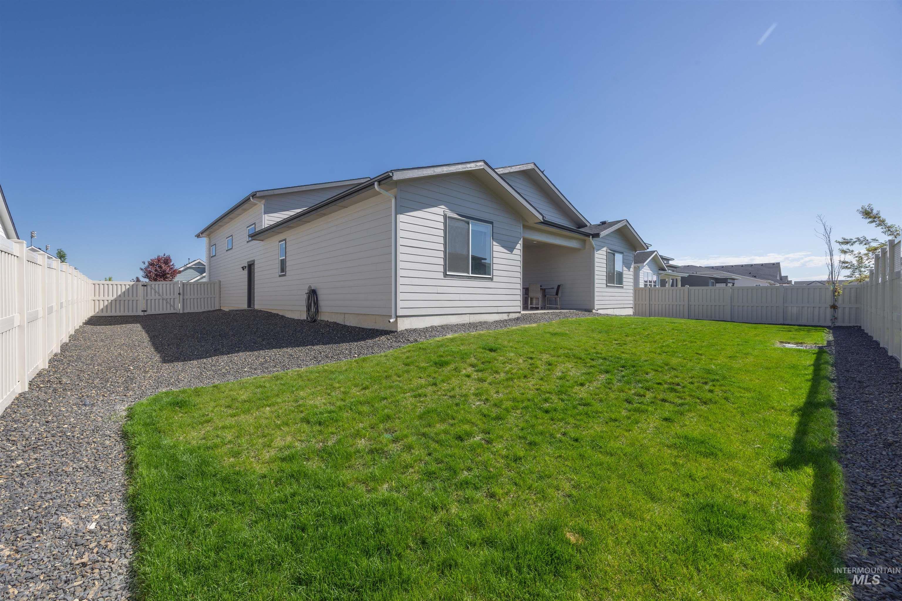 1407 Stirling Meadow St., Middleton, Idaho 83644, 3 Bedrooms, 2 Bathrooms, Residential For Sale, Price $615,000,MLS 98984551